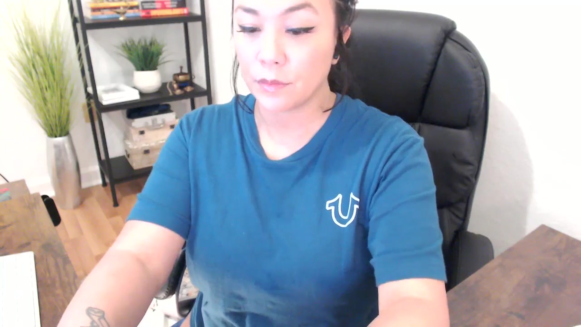 Gallery image thumbnail from MickaylaStar's myfreecams stream on, 01/24/2025, 19:47 image 2 of 20