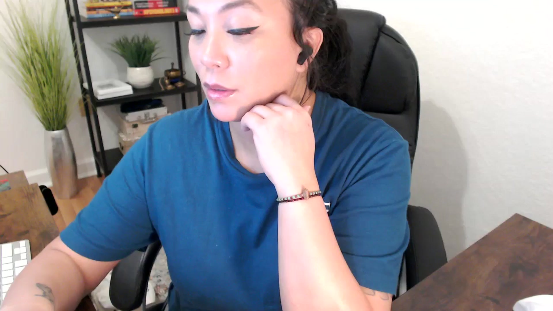 Gallery image thumbnail from MickaylaStar's myfreecams stream on, 01/24/2025, 20:31 image 1 of 20