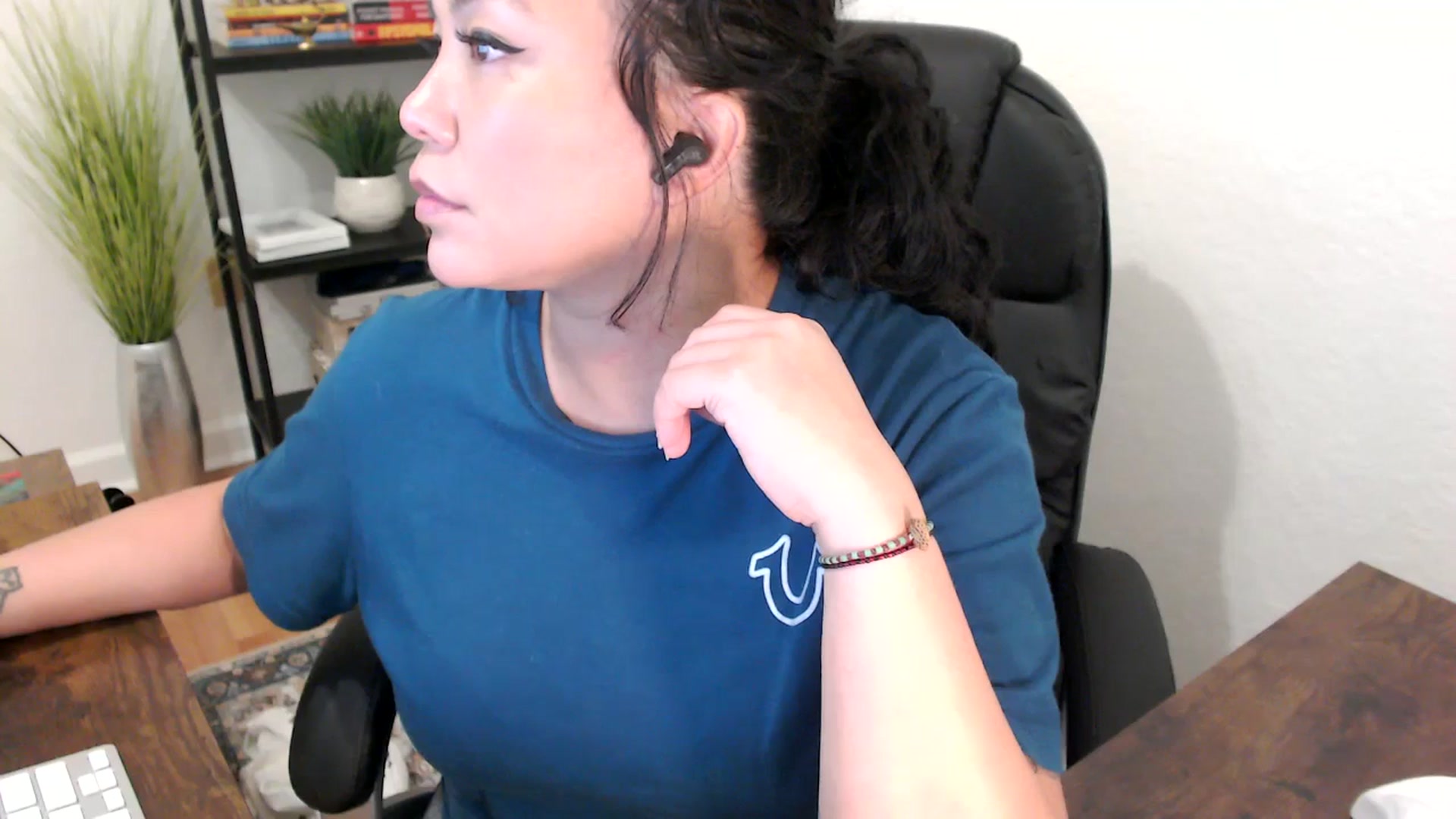 Gallery image thumbnail from MickaylaStar's myfreecams stream on, 01/24/2025, 20:31 image 6 of 20