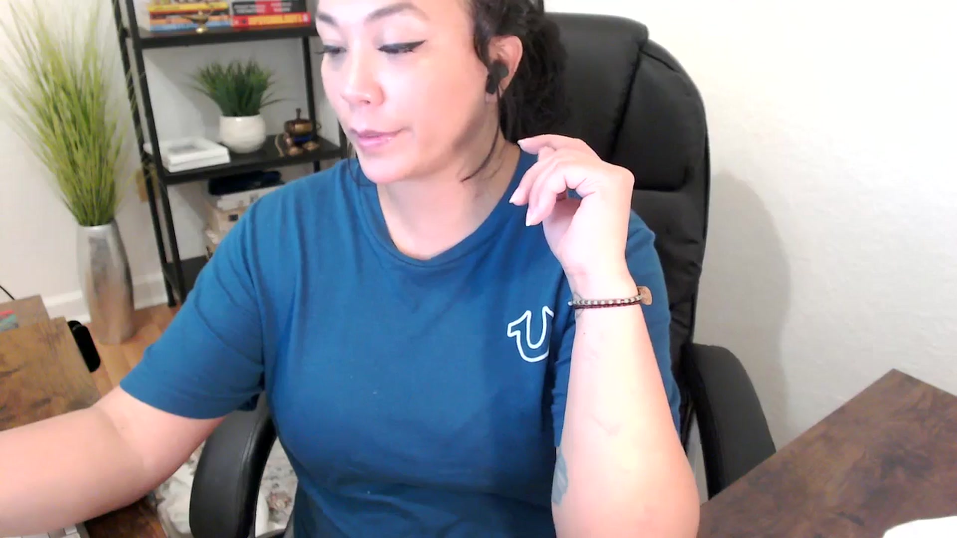 Gallery image thumbnail from MickaylaStar's myfreecams stream on, 01/24/2025, 20:31 image 16 of 20