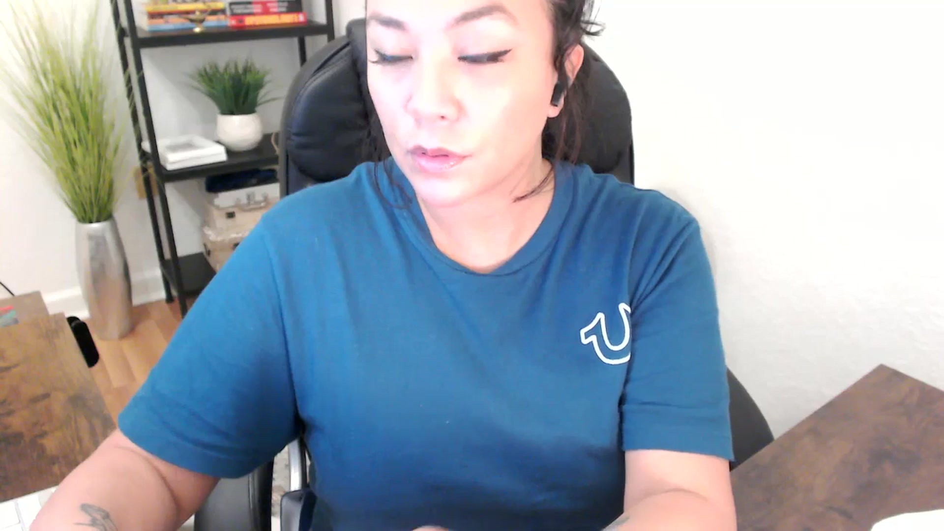 Gallery image thumbnail from MickaylaStar's myfreecams stream on, 01/24/2025, 20:31 image 11 of 20