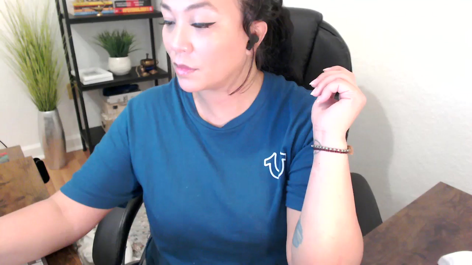 Gallery image thumbnail from MickaylaStar's myfreecams stream on, 01/24/2025, 20:31 image 3 of 20