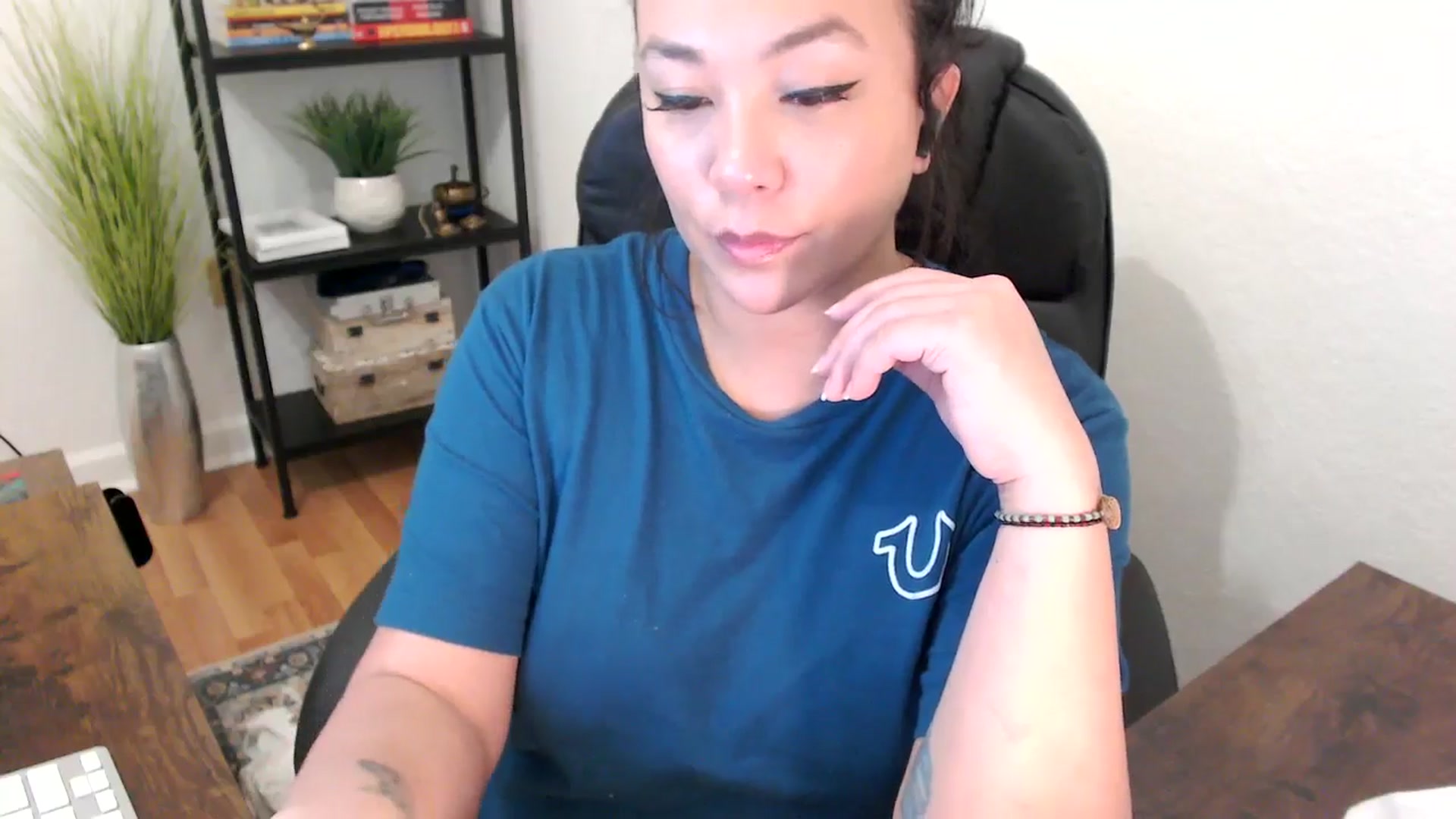 Gallery image thumbnail from MickaylaStar's myfreecams stream on, 01/24/2025, 20:31 image 14 of 20