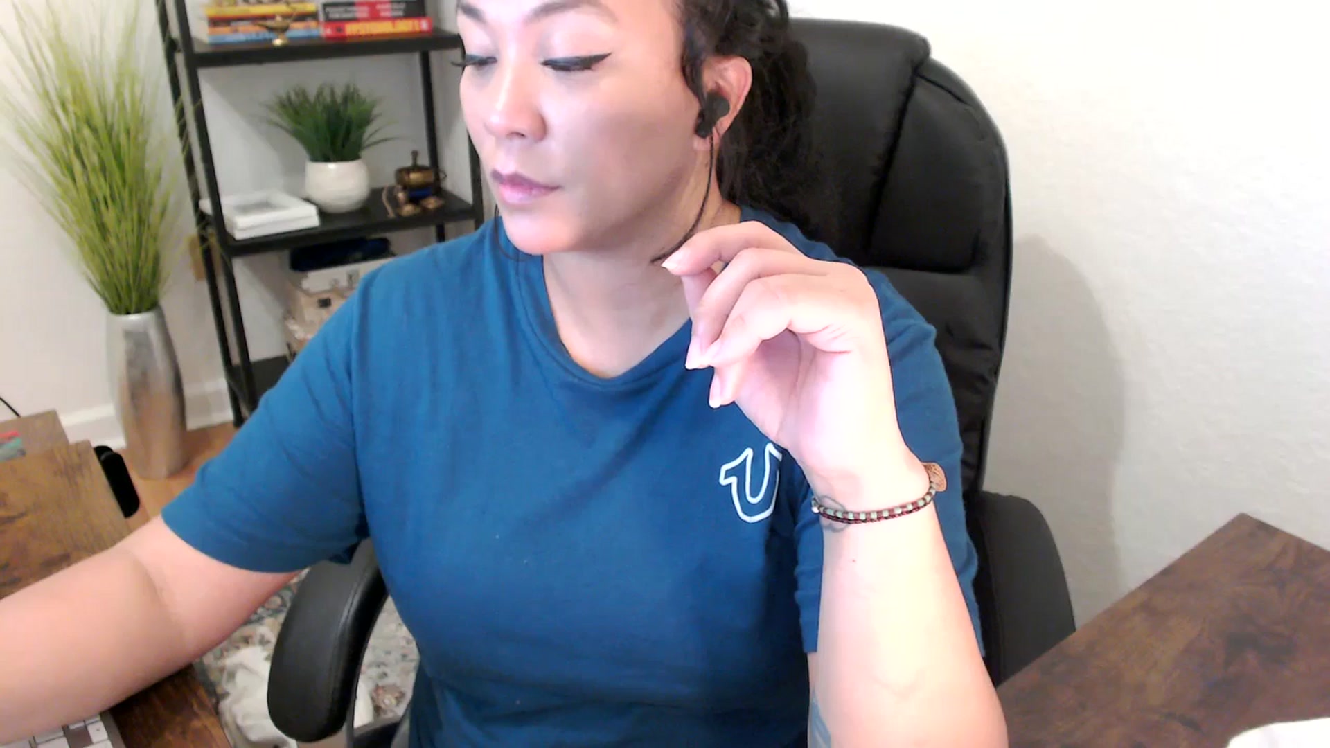 Gallery image thumbnail from MickaylaStar's myfreecams stream on, 01/24/2025, 20:31 image 15 of 20
