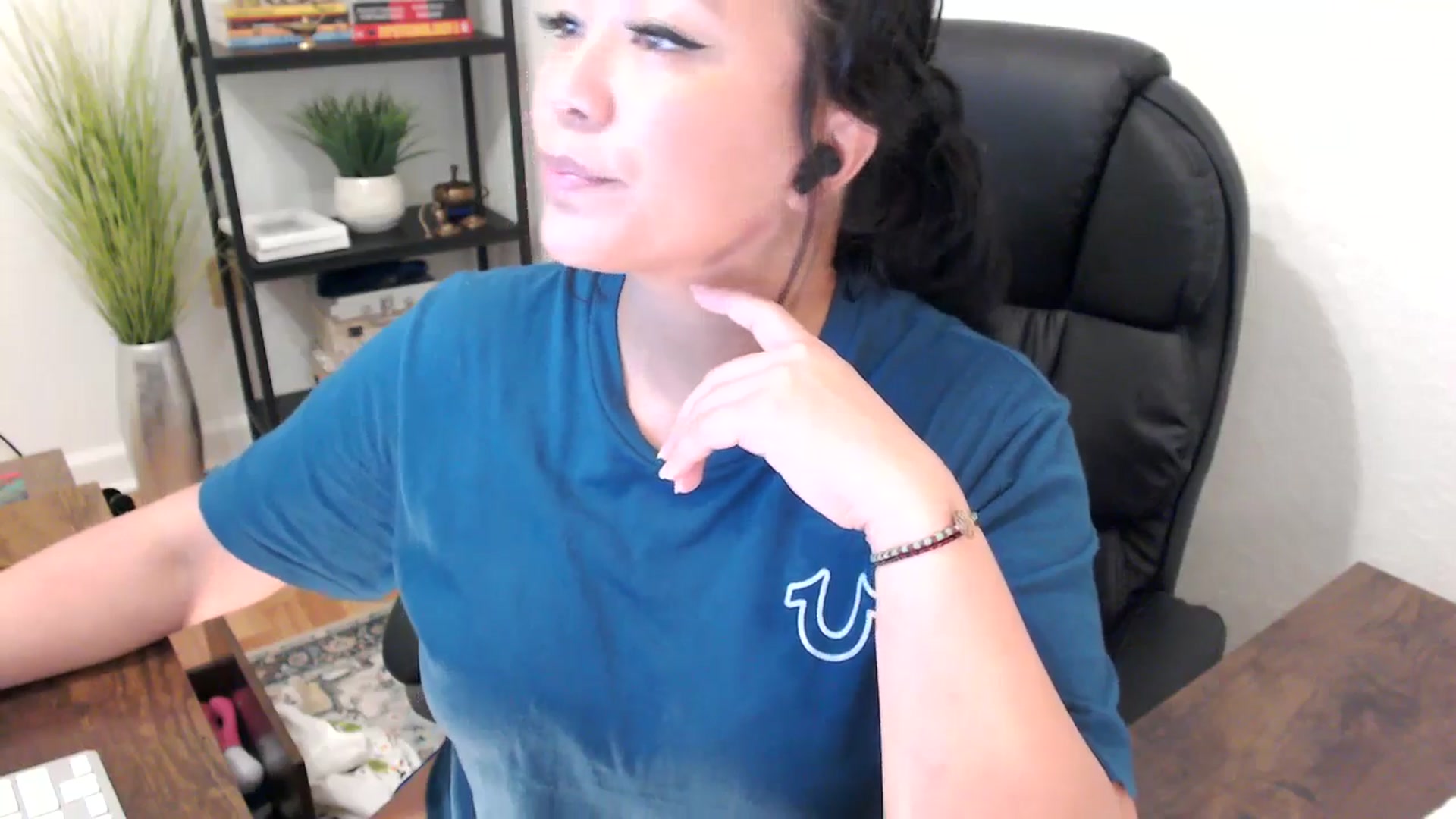Gallery image thumbnail from MickaylaStar's myfreecams stream on, 01/24/2025, 21:02 image 4 of 20