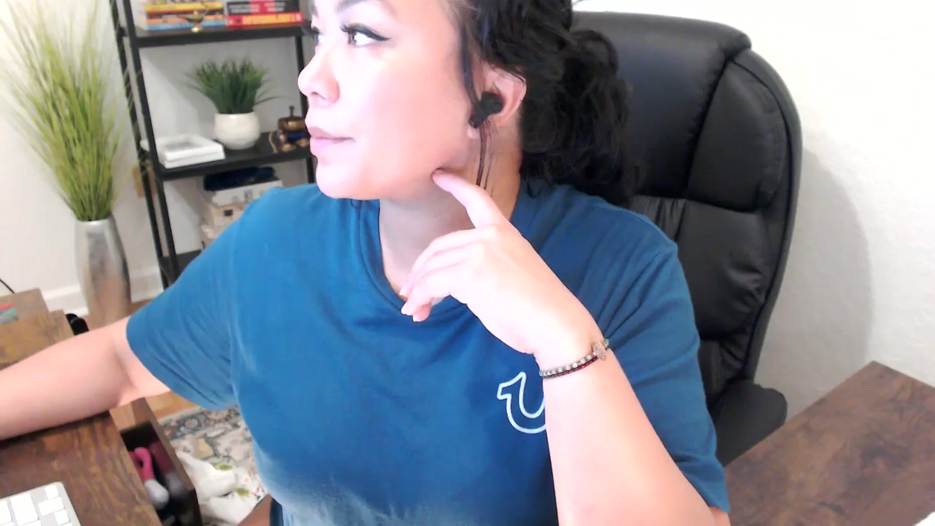 Gallery image thumbnail from MickaylaStar's myfreecams stream on, 01/24/2025, 21:02 image 3 of 20