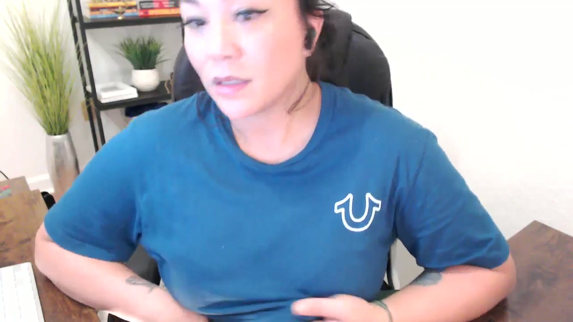 Gallery image thumbnail from MickaylaStar's myfreecams stream on, 01/24/2025, 21:28 image 7 of 20