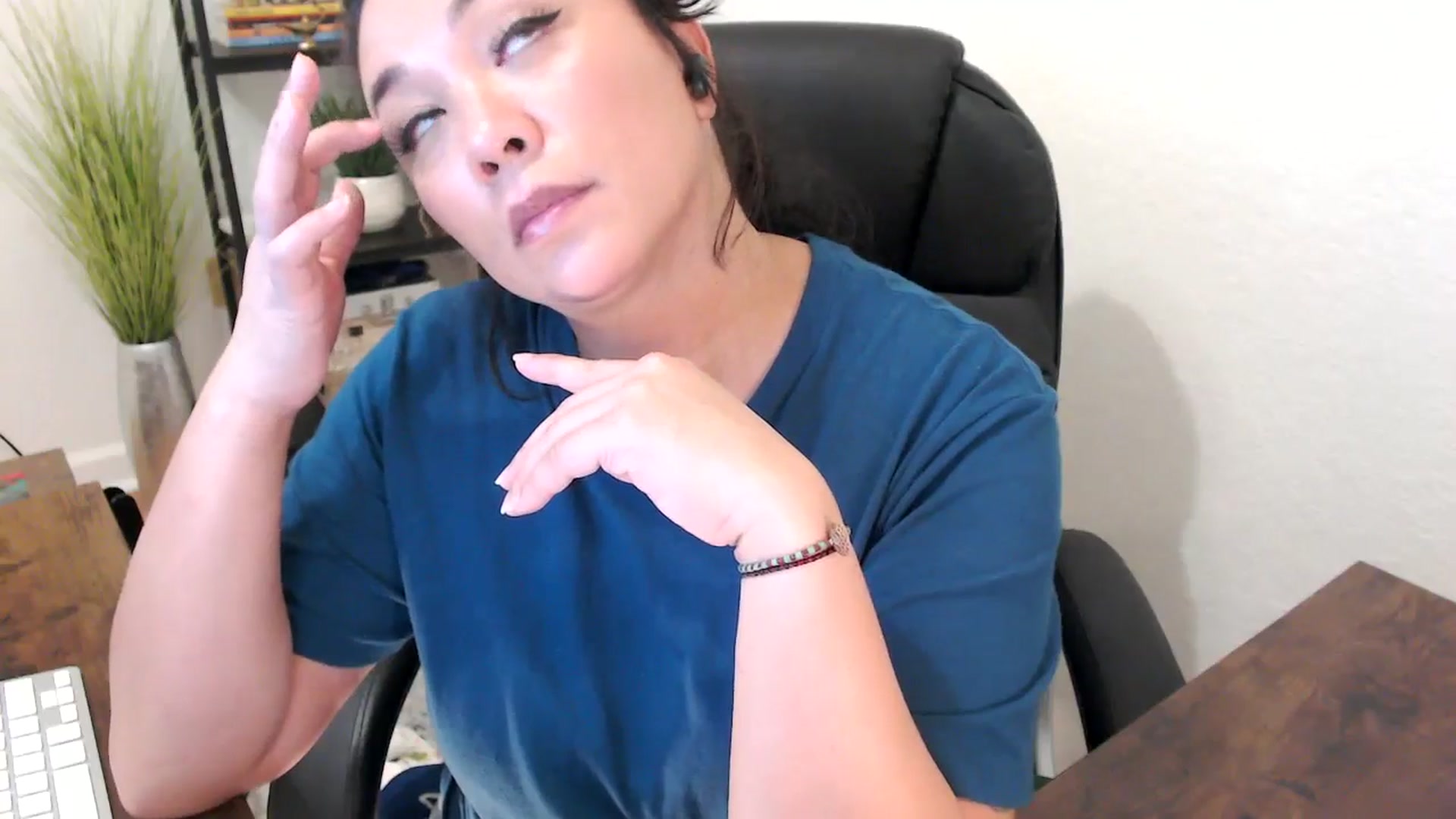 Gallery image thumbnail from MickaylaStar's myfreecams stream on, 01/24/2025, 21:28 image 4 of 20