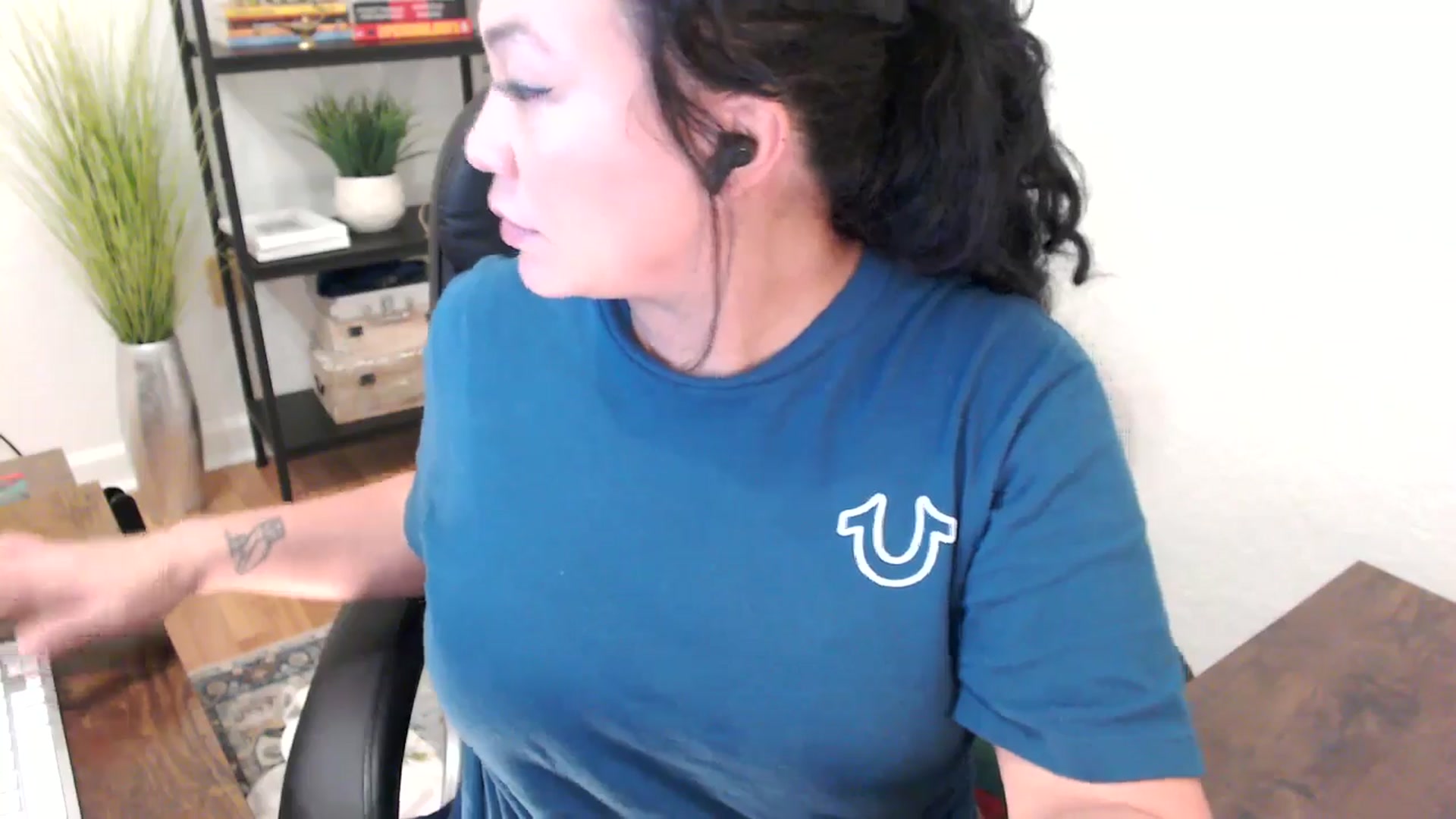 Gallery image thumbnail from MickaylaStar's myfreecams stream on, 01/24/2025, 21:28 image 20 of 20