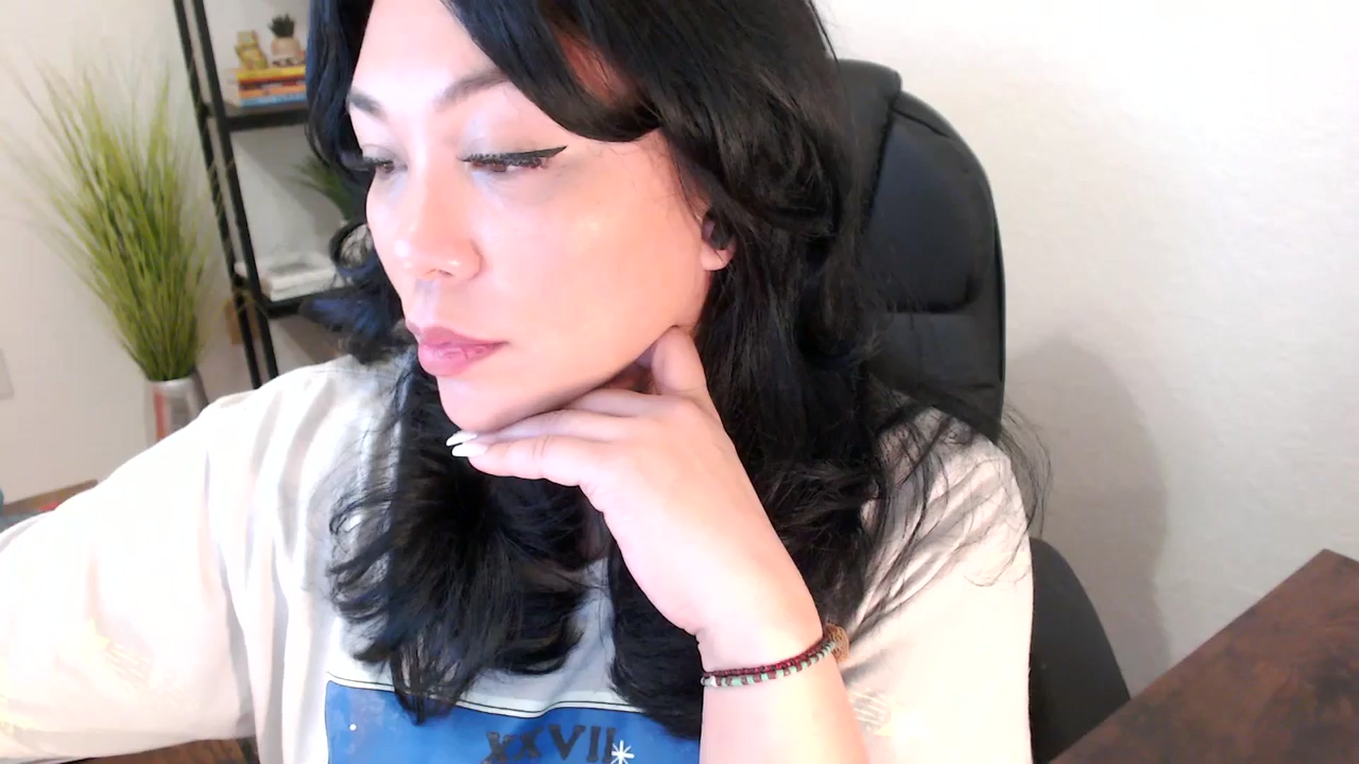 Gallery image thumbnail from MickaylaStar's myfreecams stream on, 01/28/2025, 17:36 image 15 of 20