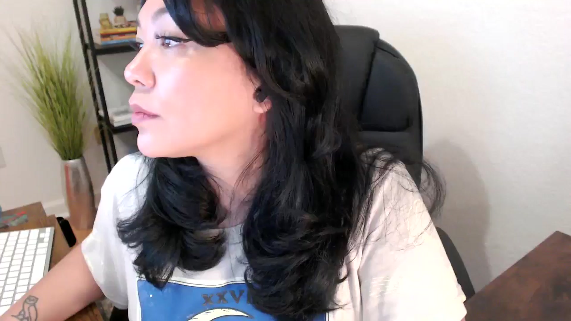 Gallery image thumbnail from MickaylaStar's myfreecams stream on, 01/28/2025, 17:36 image 14 of 20