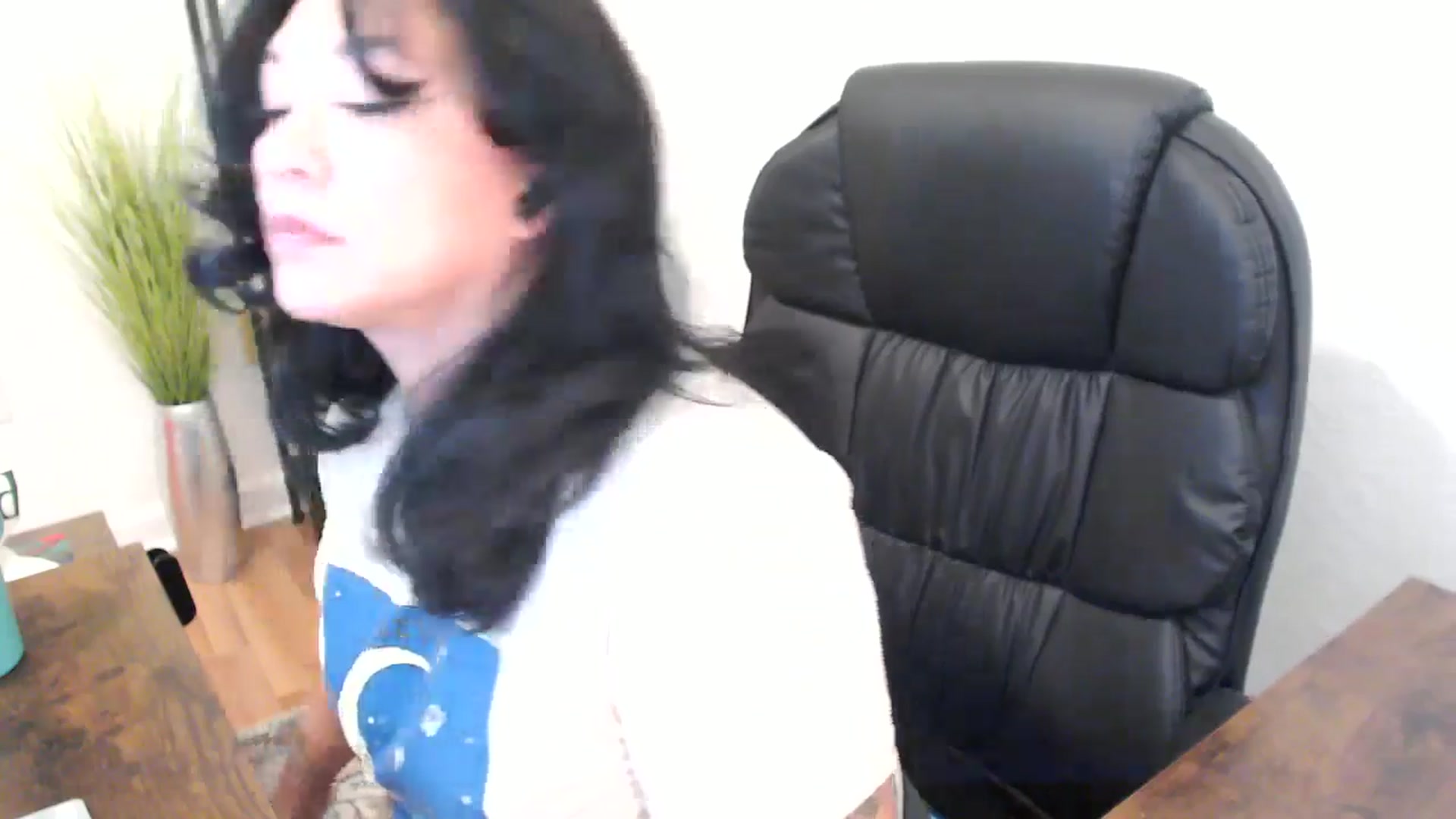 Gallery image thumbnail from MickaylaStar's myfreecams stream on, 01/28/2025, 21:50 image 17 of 20