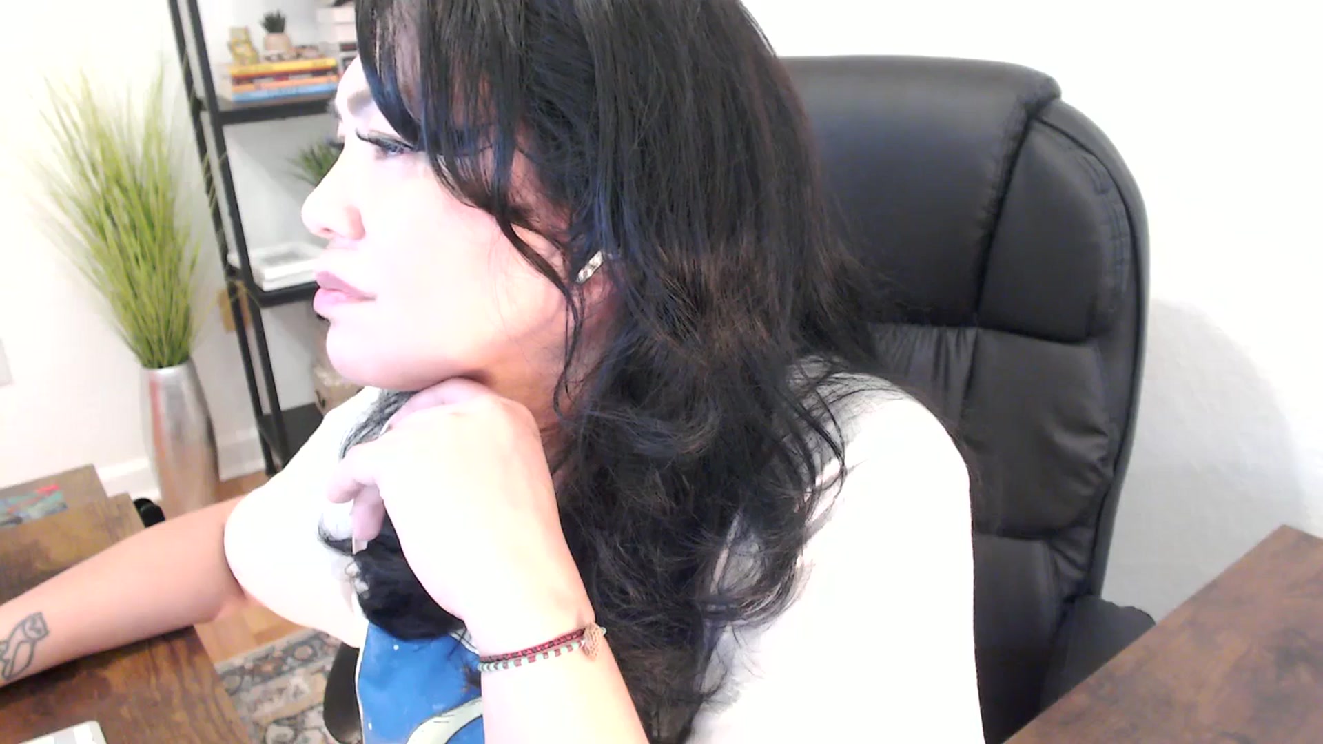 Gallery image thumbnail from MickaylaStar's myfreecams stream on, 01/28/2025, 21:50 image 3 of 20