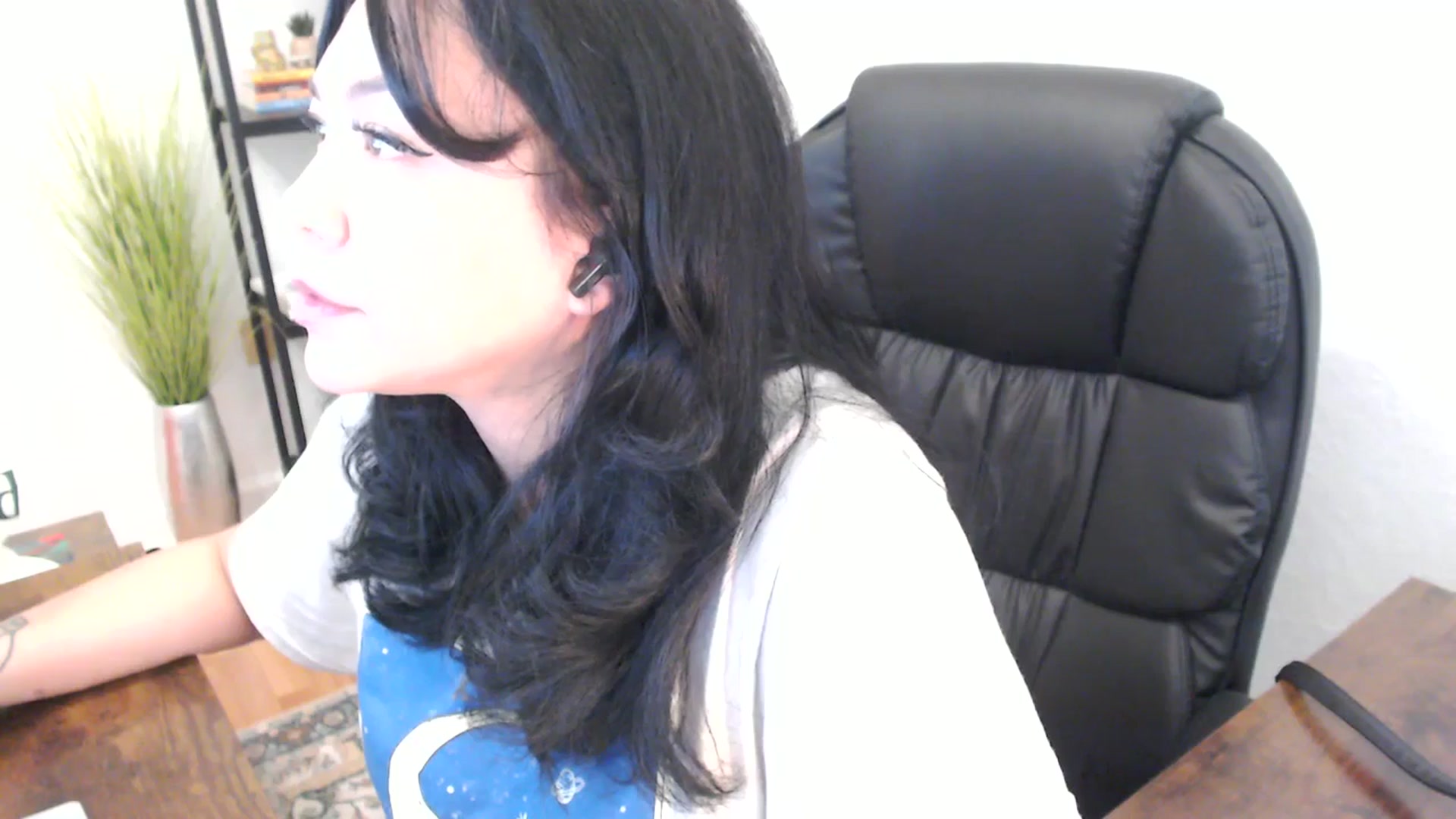 Gallery image thumbnail from MickaylaStar's myfreecams stream on, 01/28/2025, 21:50 image 8 of 20