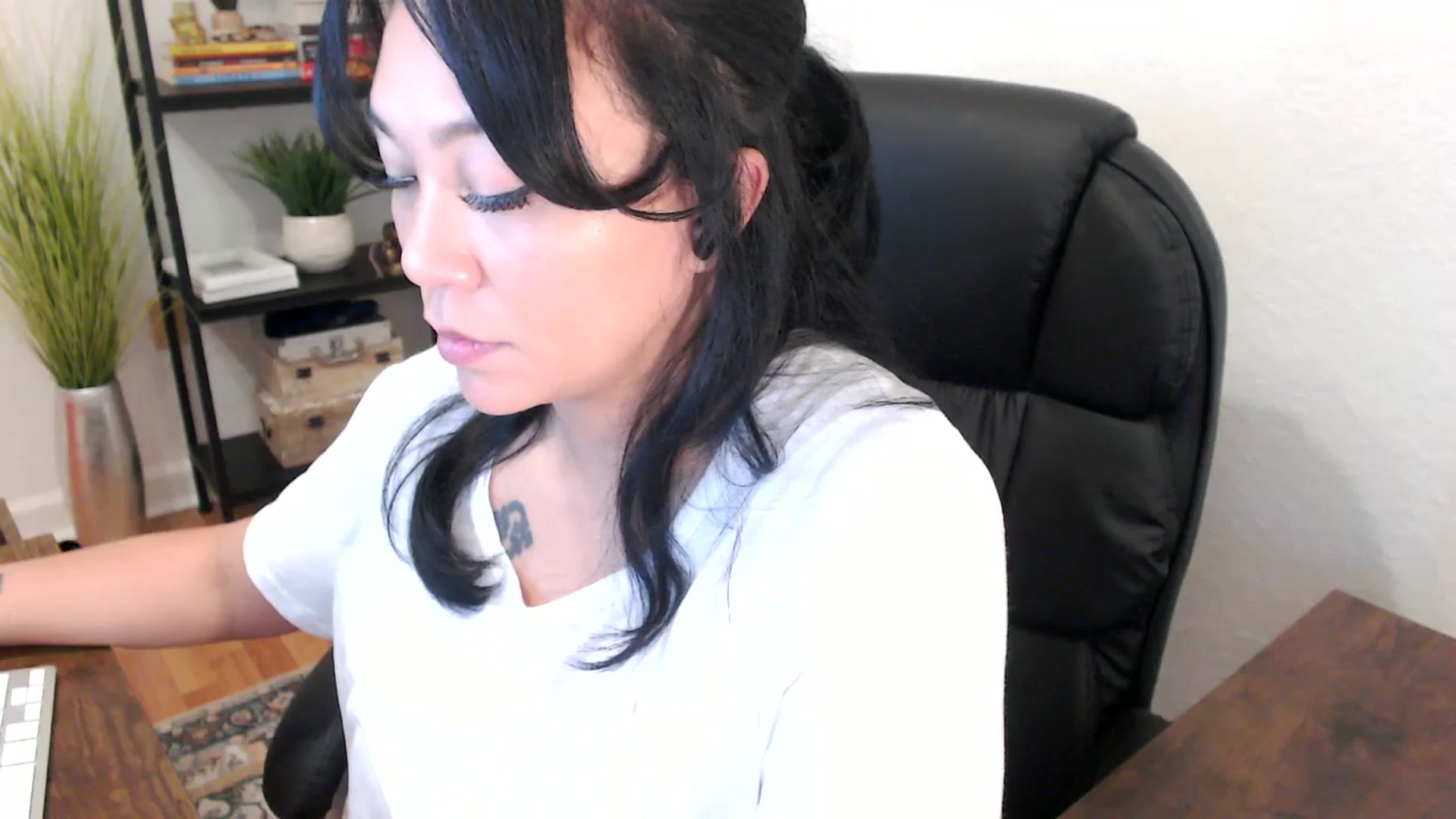 Gallery image thumbnail from MickaylaStar's myfreecams stream on, 01/29/2025, 16:42 image 8 of 20