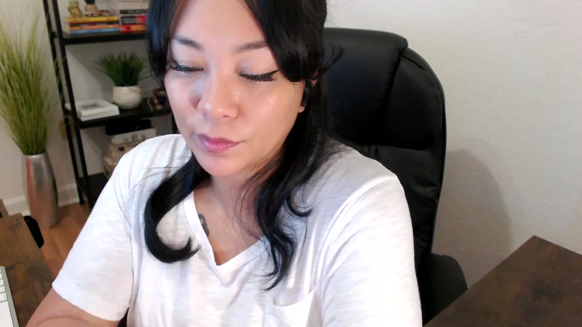 Gallery image thumbnail from MickaylaStar's myfreecams stream on, 01/29/2025, 16:42 image 16 of 20