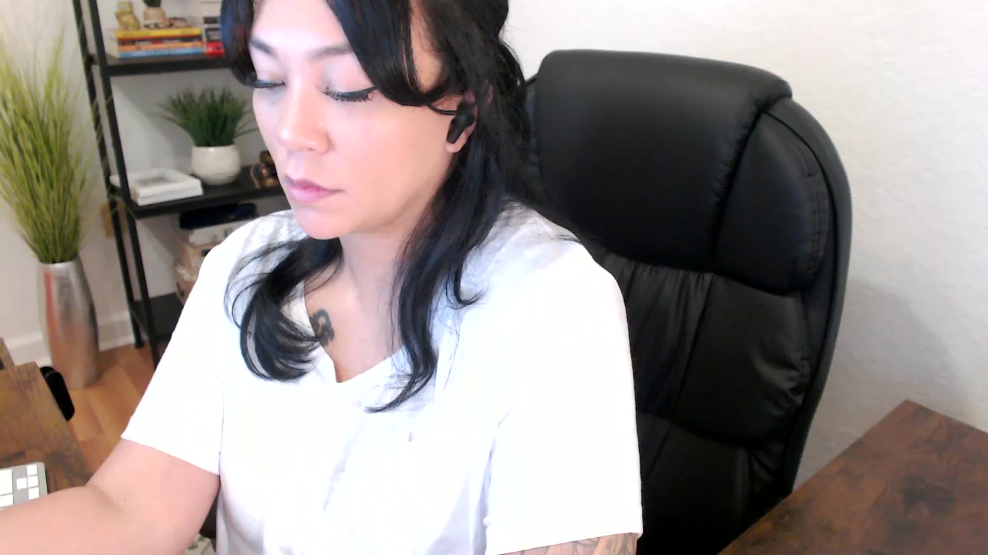 Gallery image thumbnail from MickaylaStar's myfreecams stream on, 01/29/2025, 16:42 image 10 of 20