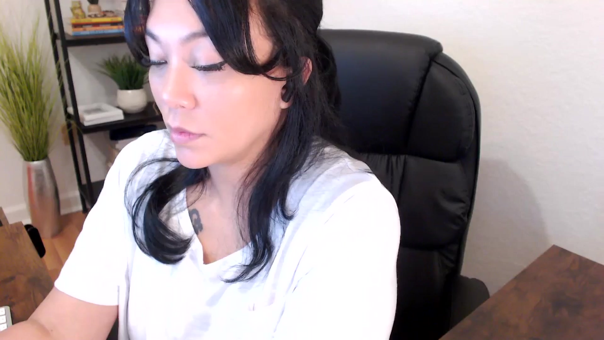 Gallery image thumbnail from MickaylaStar's myfreecams stream on, 01/29/2025, 16:42 image 13 of 20