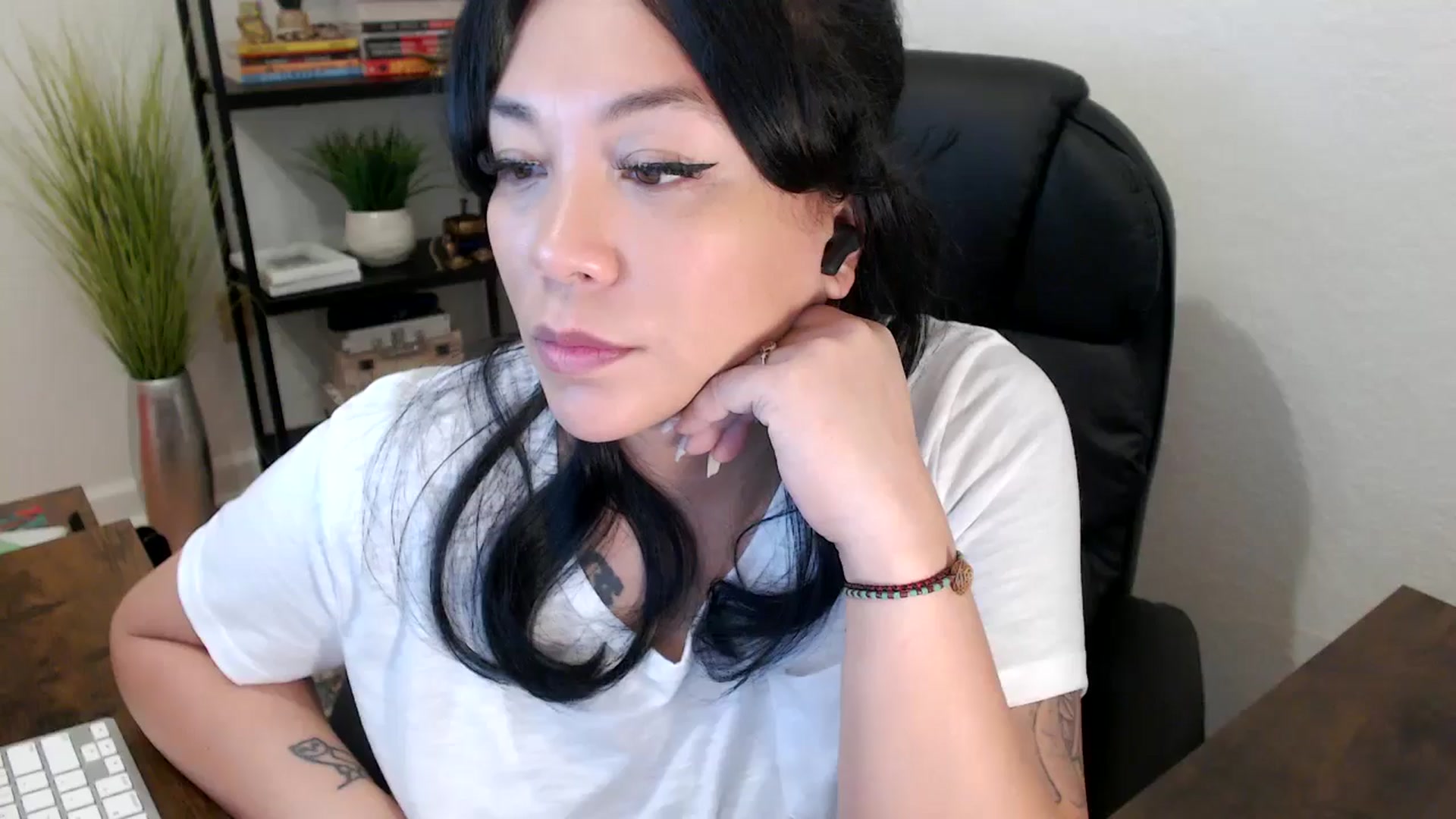Gallery image thumbnail from MickaylaStar's myfreecams stream on, 01/29/2025, 17:34 image 5 of 20