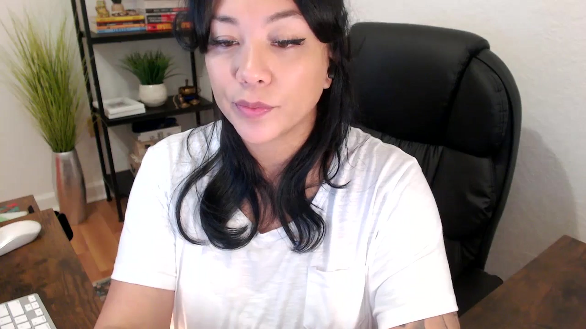 Gallery image thumbnail from MickaylaStar's myfreecams stream on, 01/29/2025, 17:34 image 16 of 20