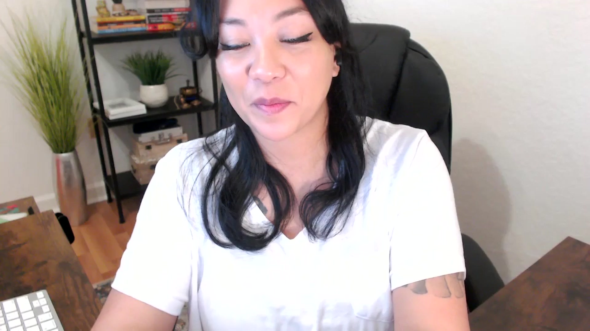 Gallery image thumbnail from MickaylaStar's myfreecams stream on, 01/29/2025, 17:34 image 7 of 20