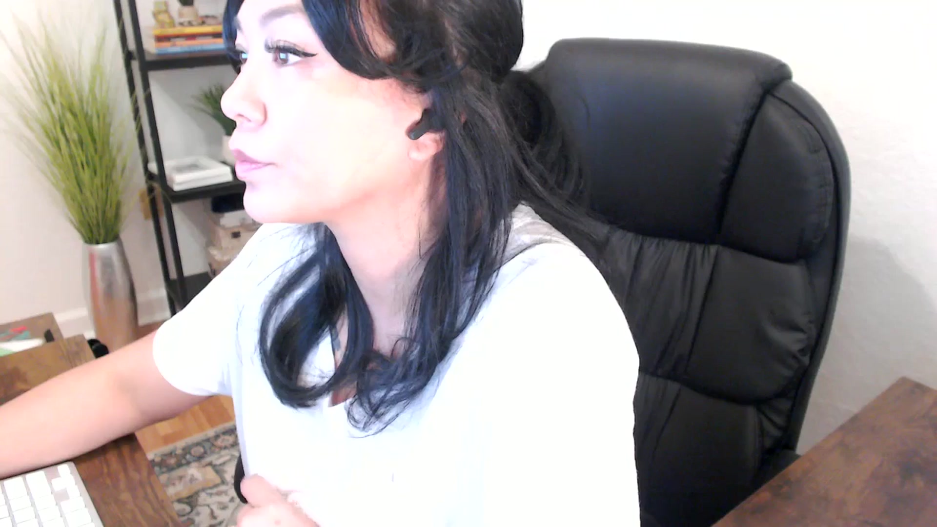 Gallery image thumbnail from MickaylaStar's myfreecams stream on, 01/29/2025, 17:34 image 6 of 20