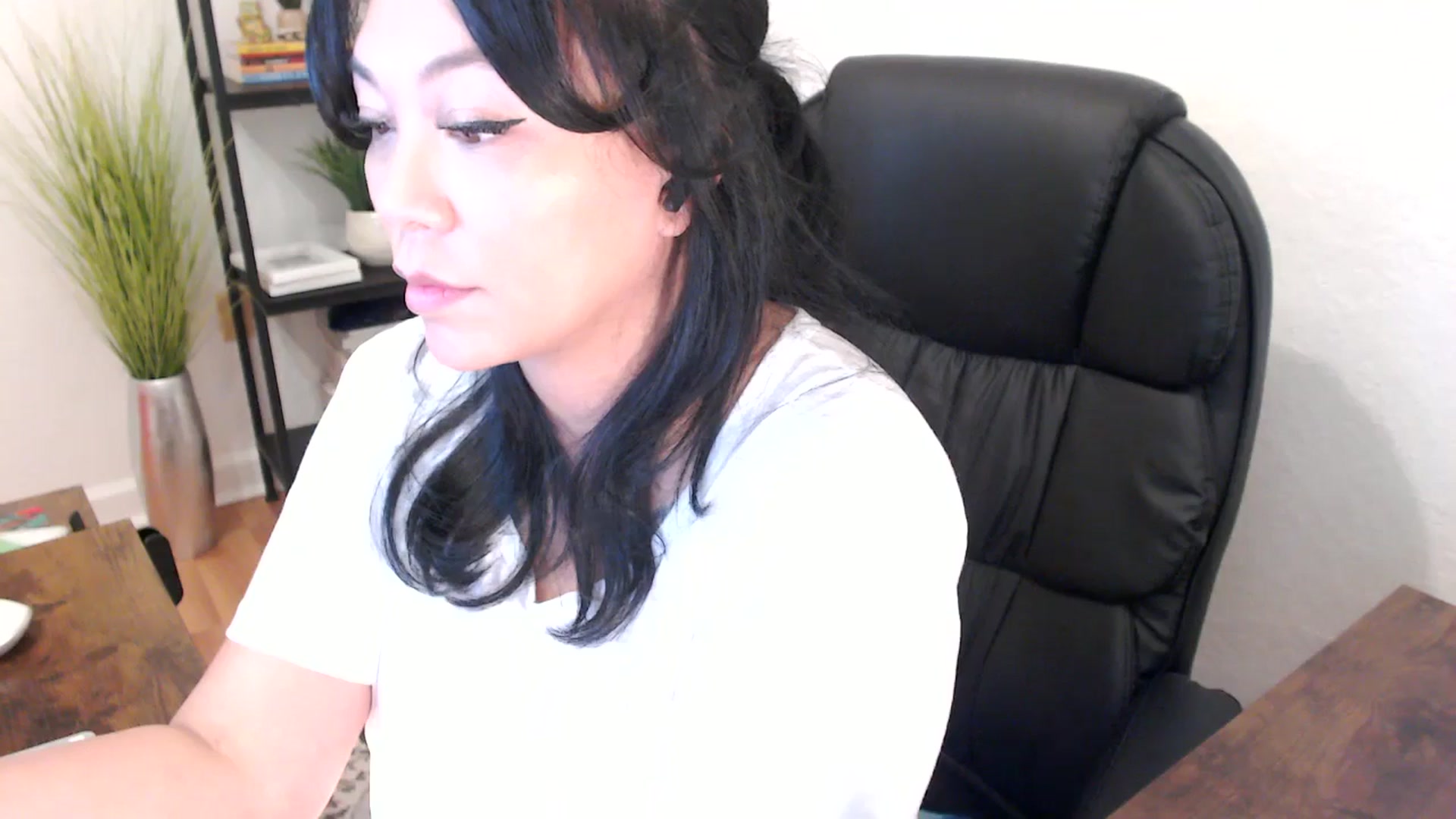 Gallery image thumbnail from MickaylaStar's myfreecams stream on, 01/29/2025, 17:34 image 17 of 20