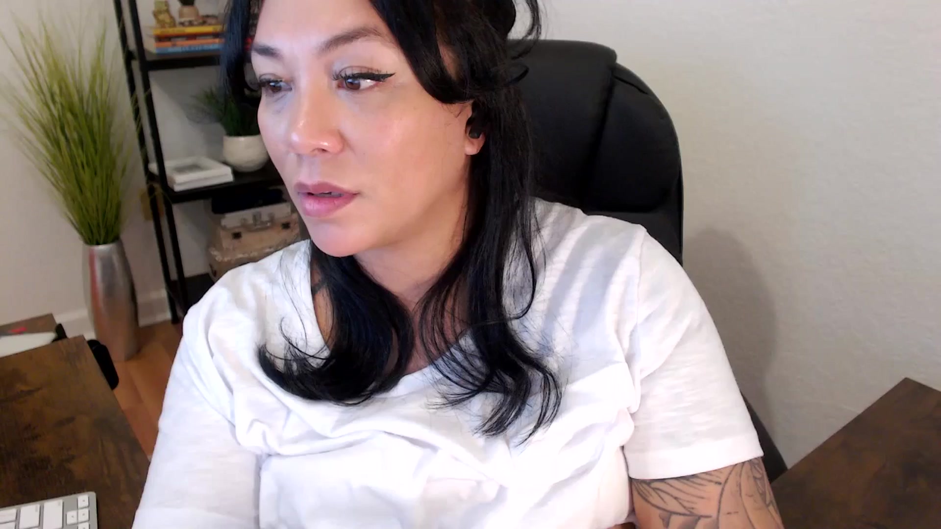 Gallery image thumbnail from MickaylaStar's myfreecams stream on, 01/29/2025, 20:29 image 16 of 20