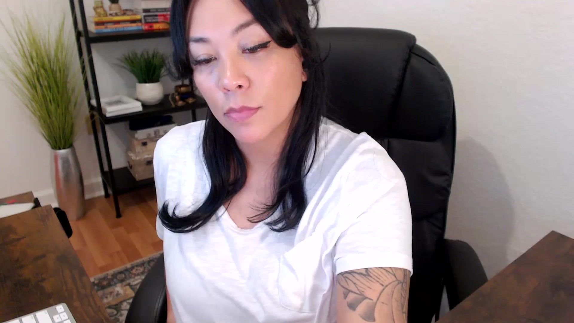 Gallery image thumbnail from MickaylaStar's myfreecams stream on, 01/29/2025, 20:29 image 11 of 20