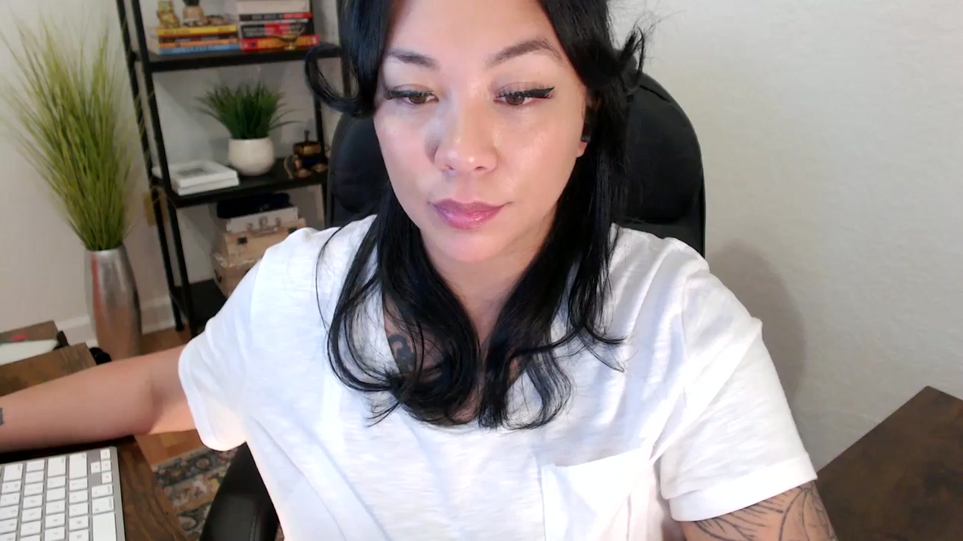 Gallery image thumbnail from MickaylaStar's myfreecams stream on, 01/29/2025, 20:29 image 4 of 20