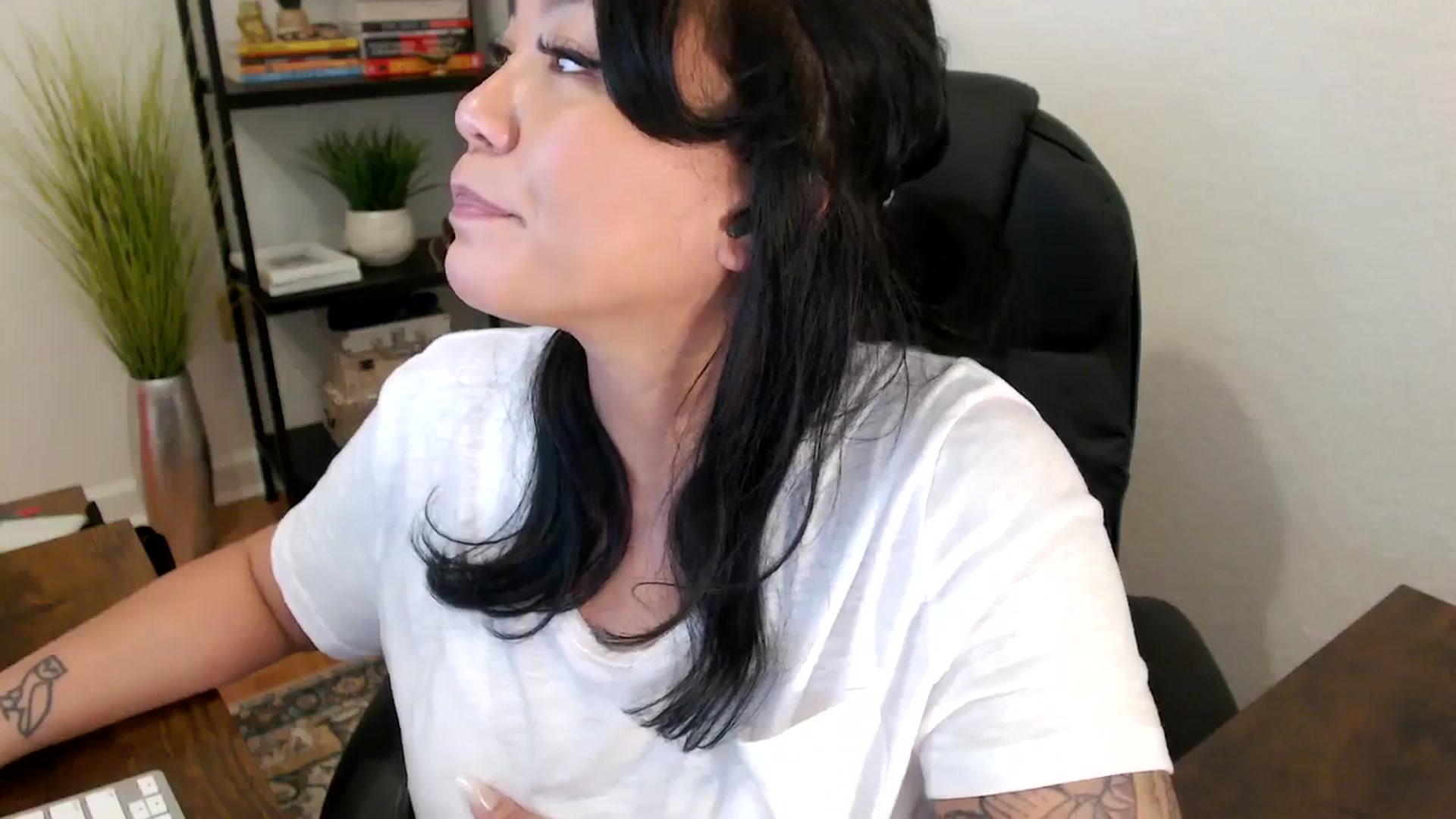 Gallery image thumbnail from MickaylaStar's myfreecams stream on, 01/29/2025, 20:29 image 15 of 20