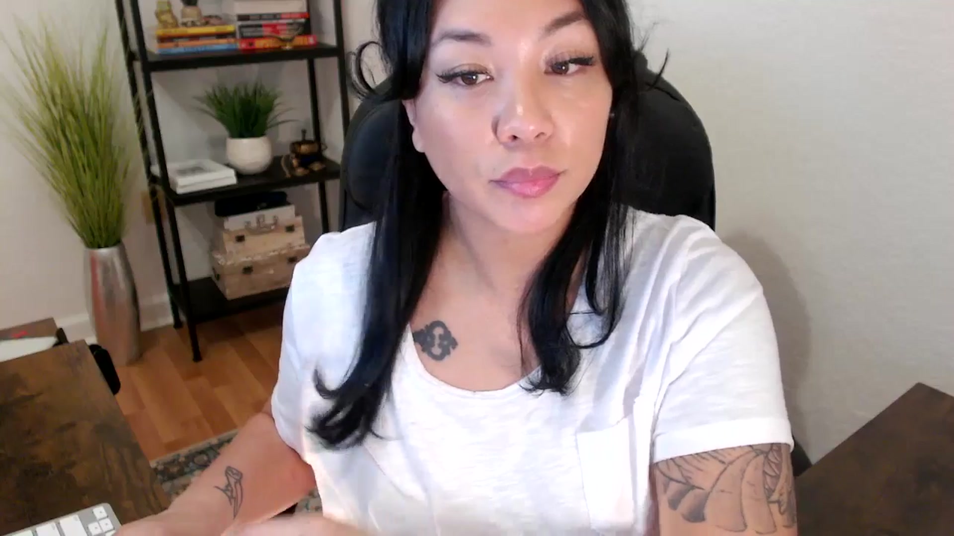 Gallery image thumbnail from MickaylaStar's myfreecams stream on, 01/29/2025, 20:29 image 9 of 20