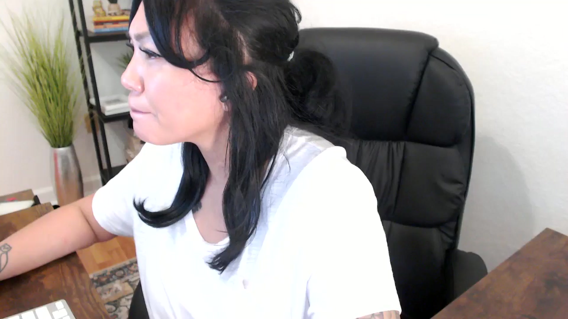 Gallery image thumbnail from MickaylaStar's myfreecams stream on, 01/29/2025, 20:29 image 10 of 20