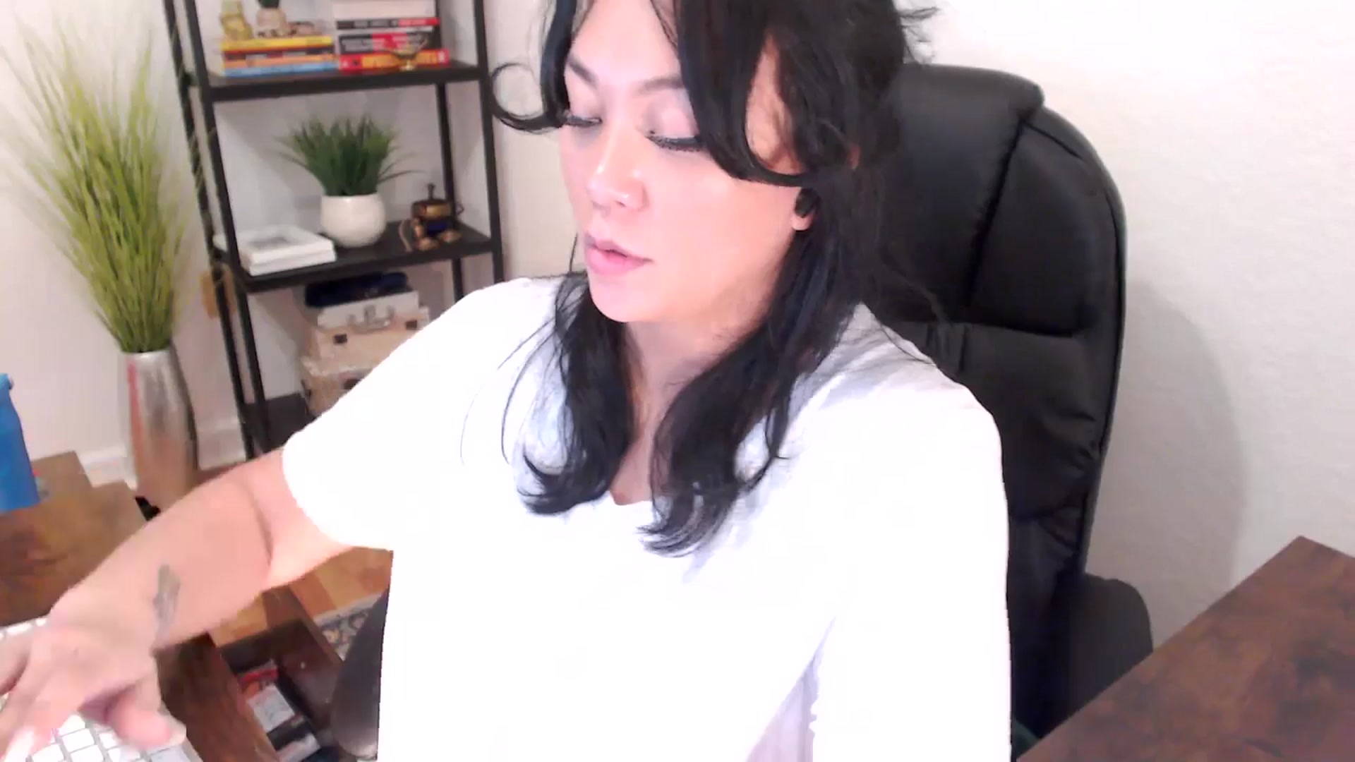 Gallery image thumbnail from MickaylaStar's myfreecams stream on, 01/29/2025, 21:53 image 8 of 20