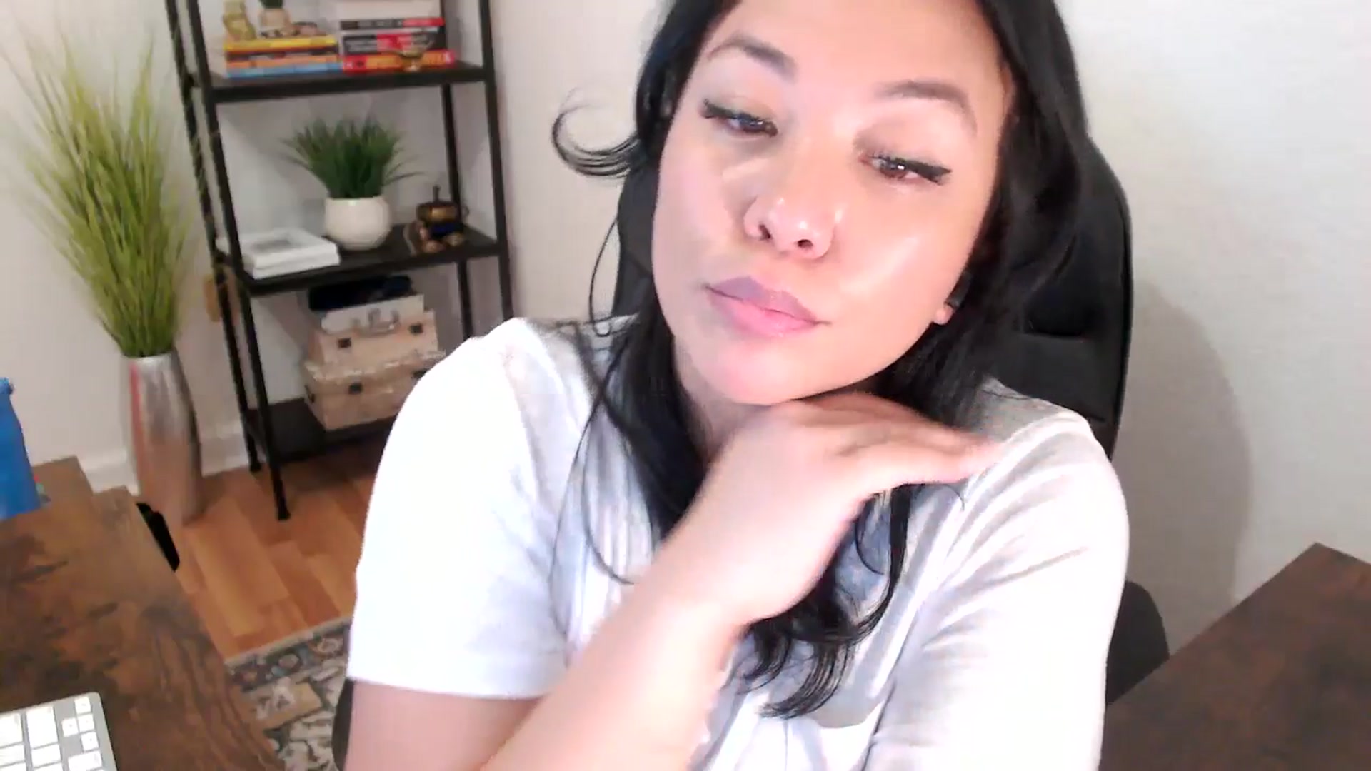 Gallery image thumbnail from MickaylaStar's myfreecams stream on, 01/29/2025, 21:53 image 5 of 20
