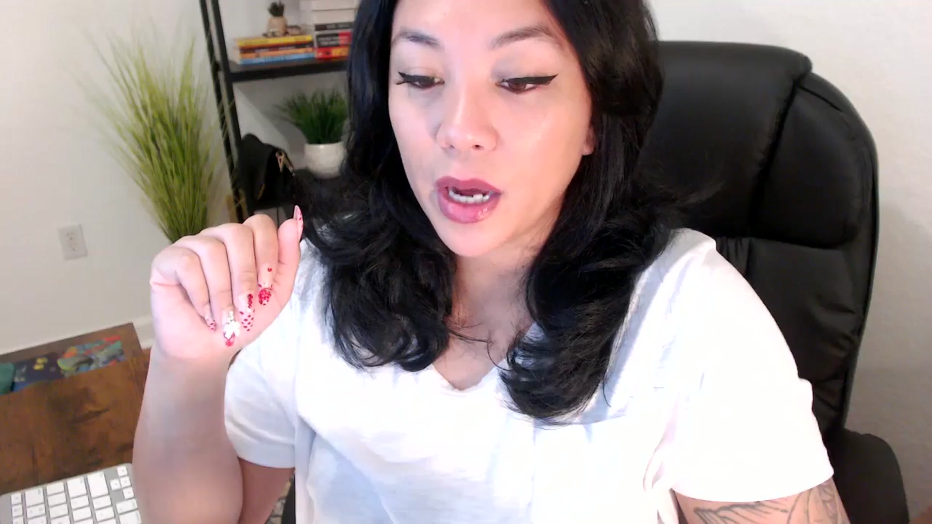 Gallery image thumbnail from MickaylaStar's myfreecams stream on, 02/03/2025, 17:11 image 3 of 20