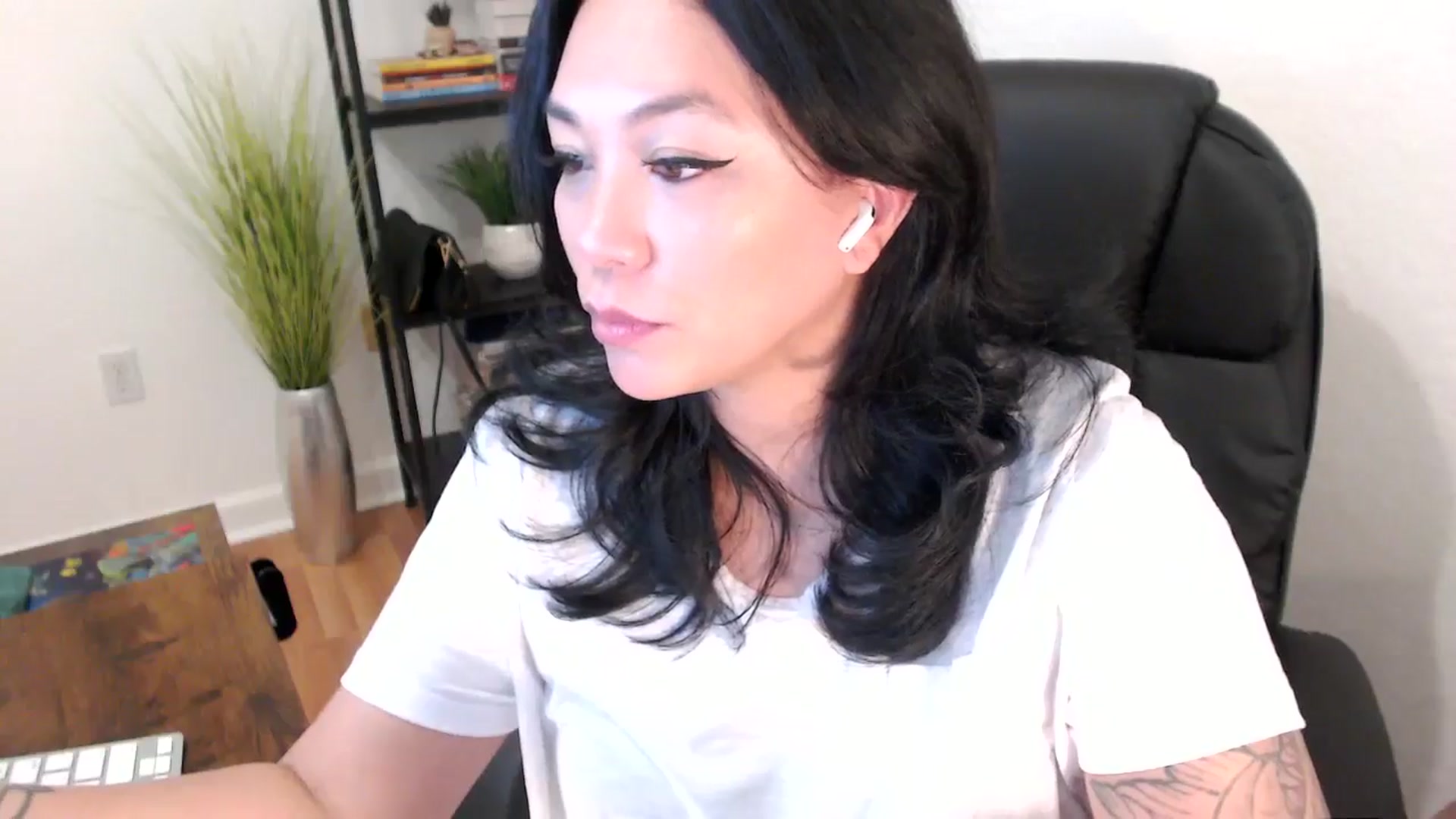 Gallery image thumbnail from MickaylaStar's myfreecams stream on, 02/03/2025, 17:11 image 15 of 20