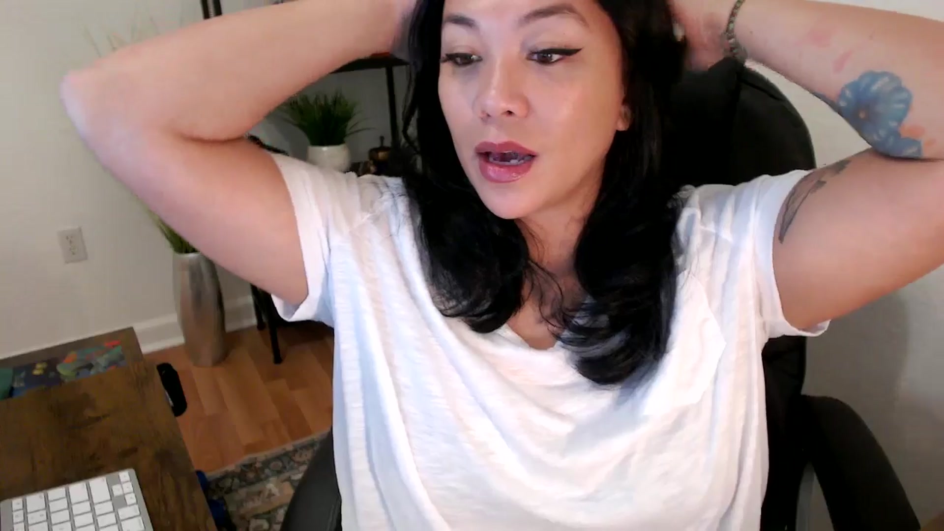 Gallery image thumbnail from MickaylaStar's myfreecams stream on, 02/03/2025, 17:11 image 2 of 20