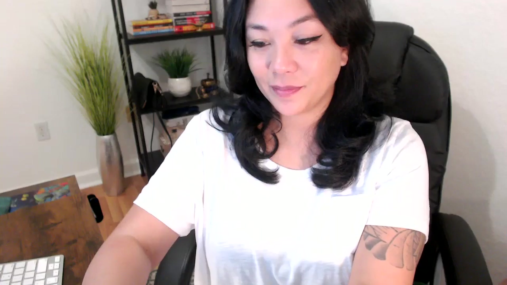 Gallery image thumbnail from MickaylaStar's myfreecams stream on, 02/03/2025, 17:11 image 13 of 20