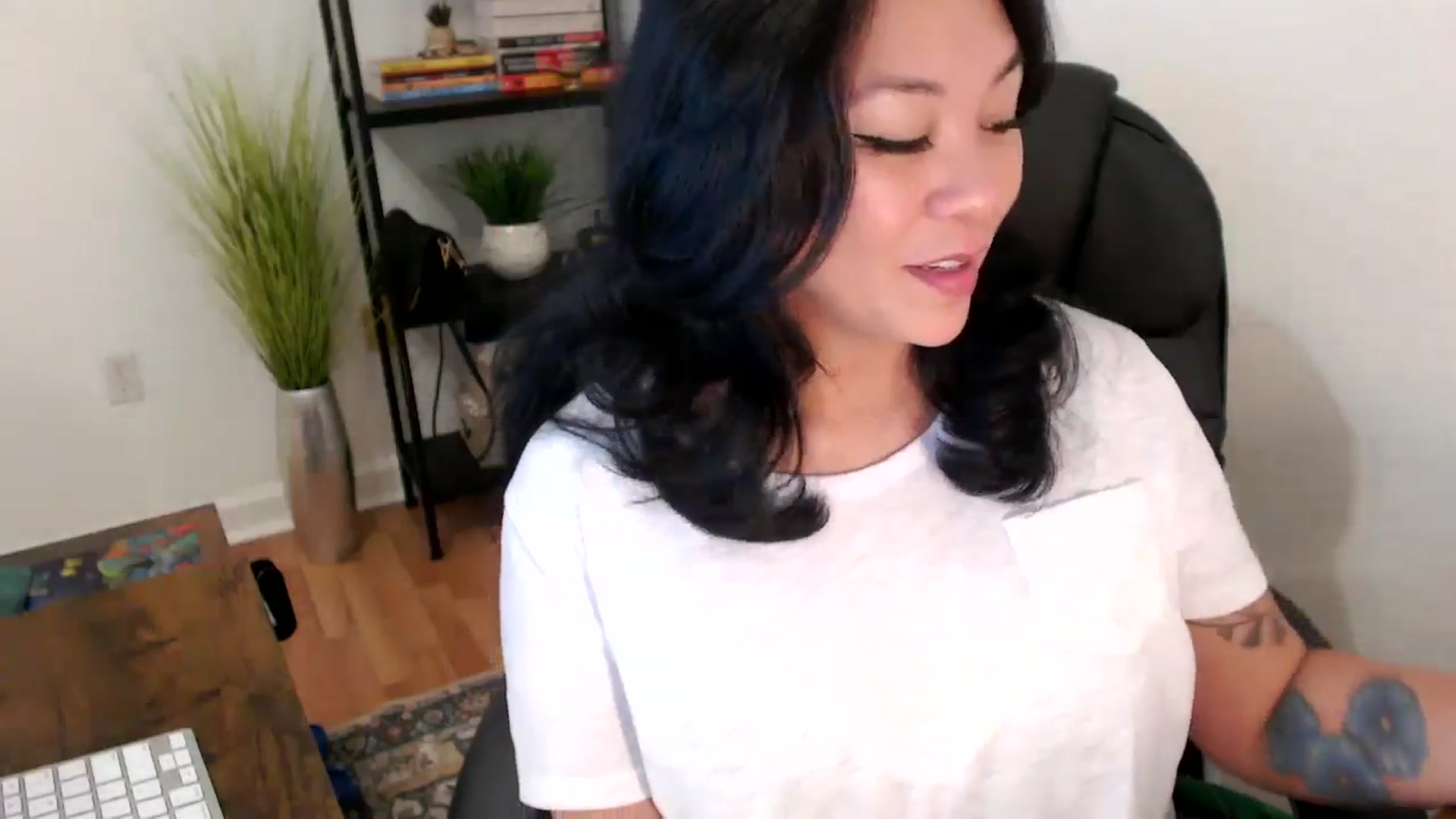 Gallery image thumbnail from MickaylaStar's myfreecams stream on, 02/03/2025, 17:11 image 11 of 20