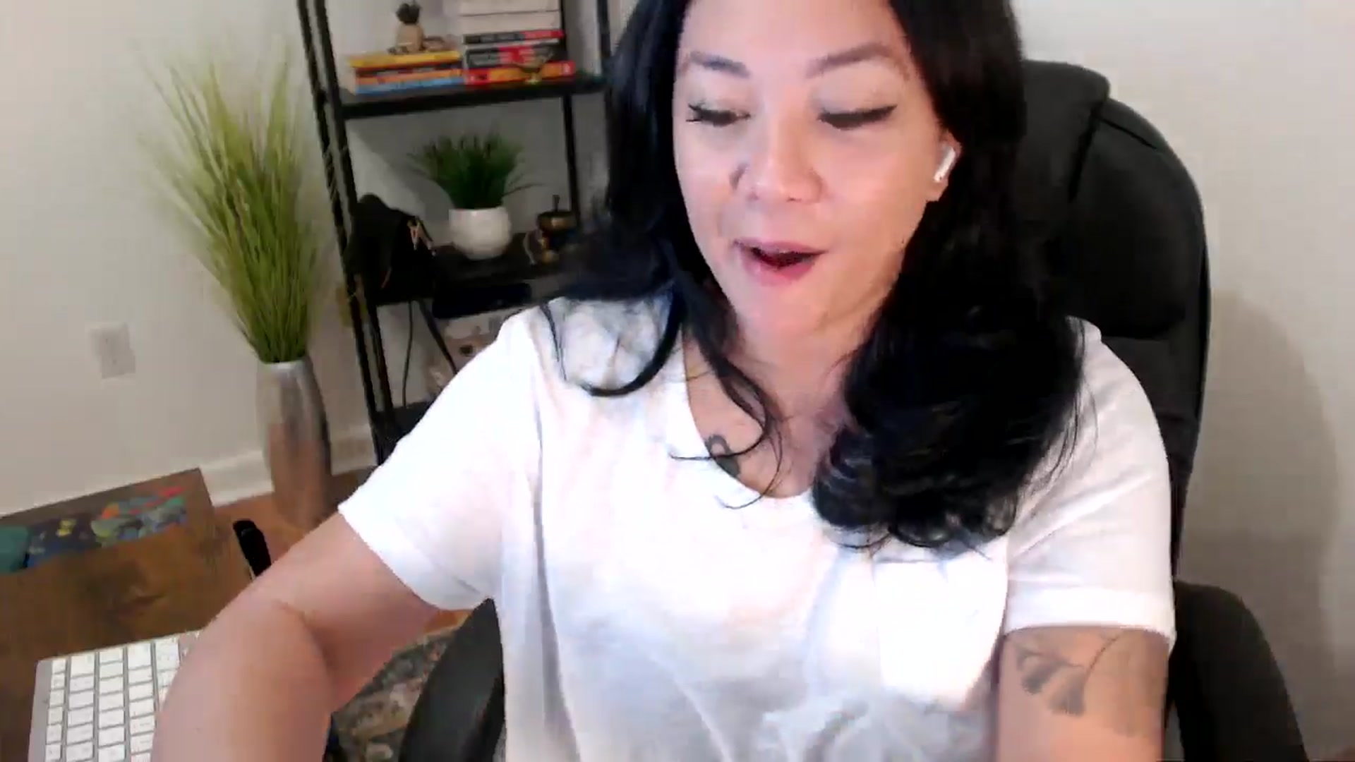 Gallery image thumbnail from MickaylaStar's myfreecams stream on, 02/03/2025, 17:11 image 20 of 20