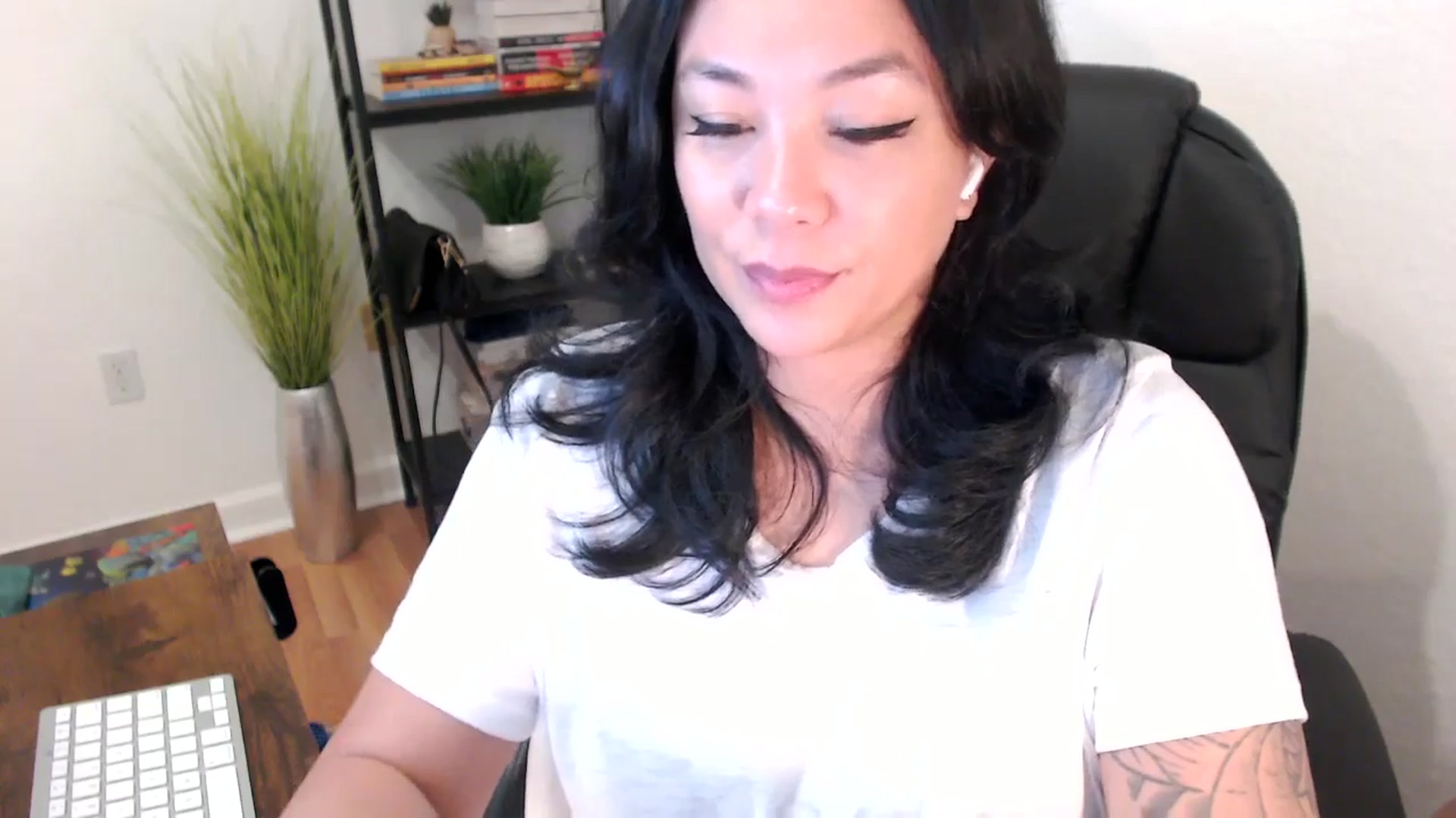 Gallery image thumbnail from MickaylaStar's myfreecams stream on, 02/03/2025, 17:11 image 19 of 20