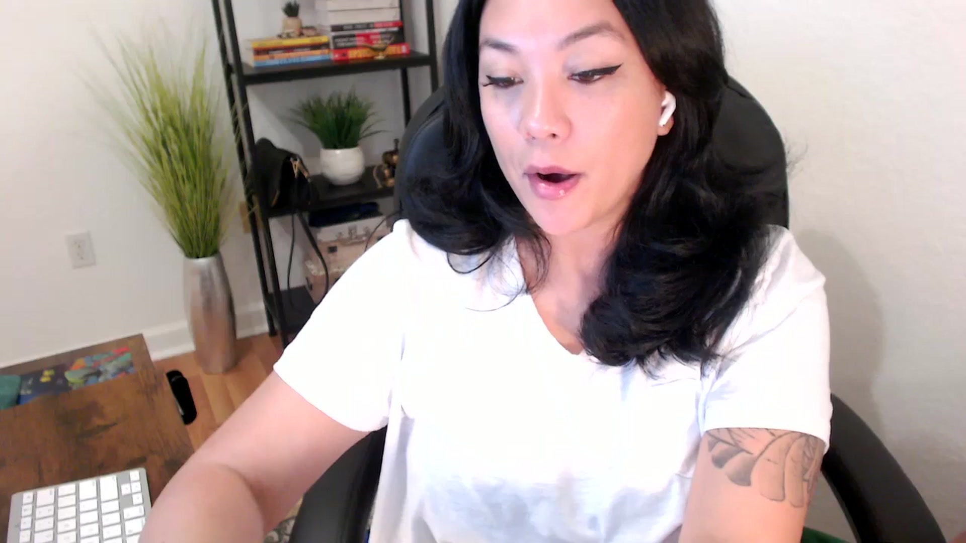 Gallery image thumbnail from MickaylaStar's myfreecams stream on, 02/03/2025, 18:09 image 11 of 20