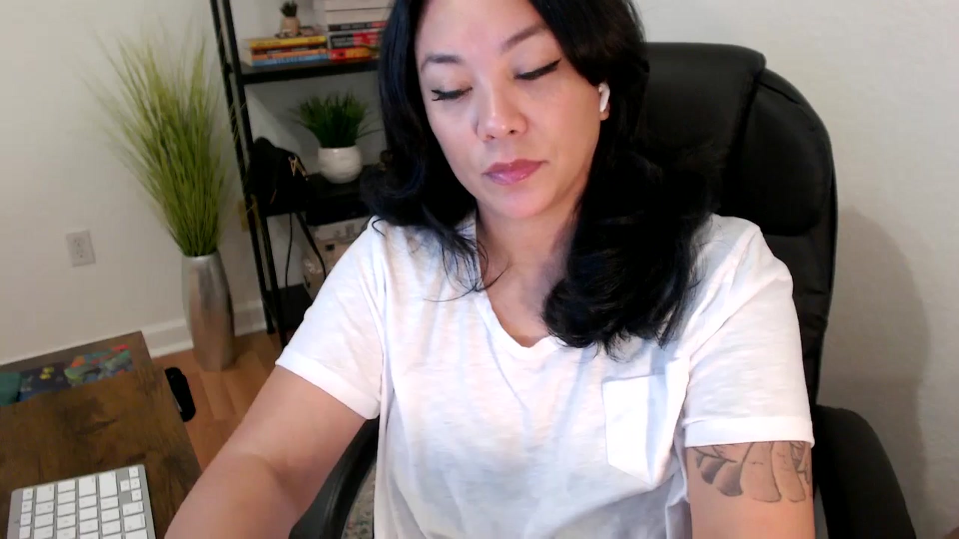Gallery image thumbnail from MickaylaStar's myfreecams stream on, 02/03/2025, 18:09 image 10 of 20