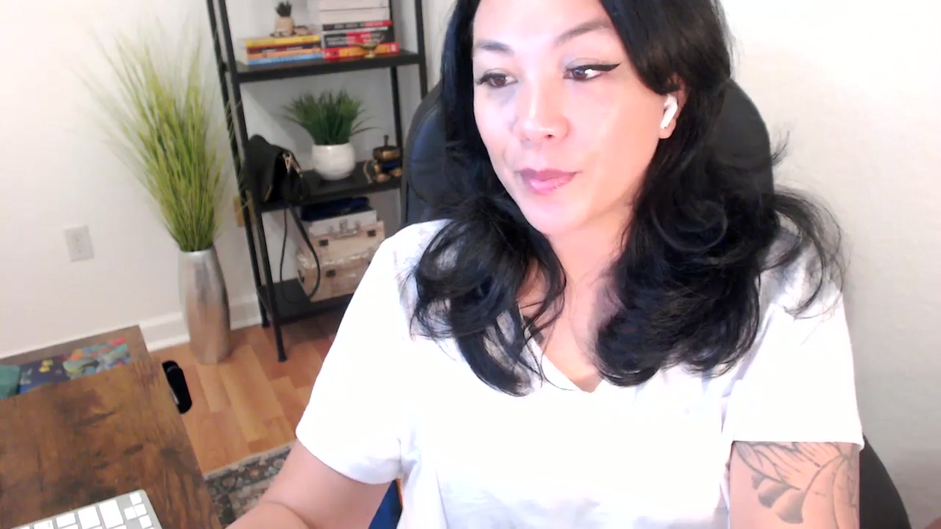 Gallery image thumbnail from MickaylaStar's myfreecams stream on, 02/03/2025, 18:09 image 6 of 20
