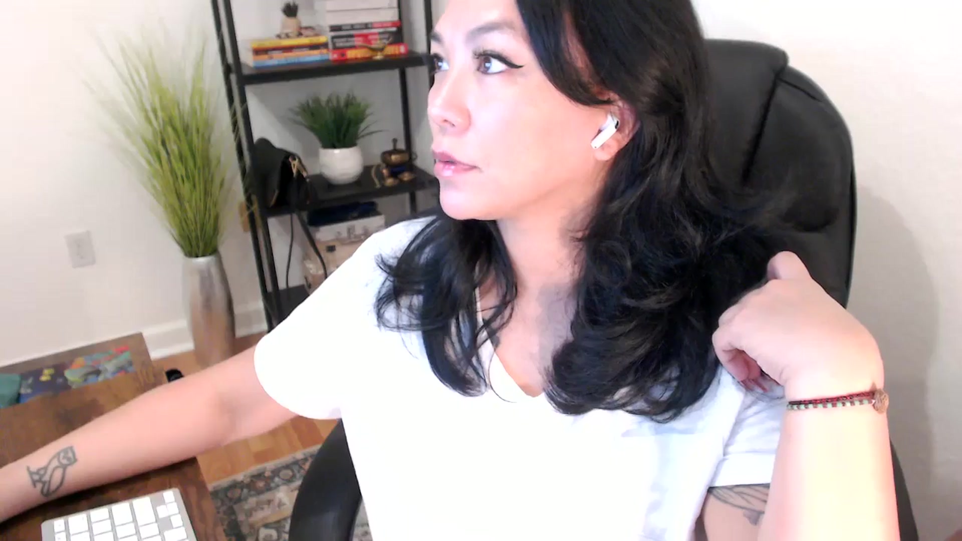 Gallery image thumbnail from MickaylaStar's myfreecams stream on, 02/03/2025, 18:09 image 5 of 20