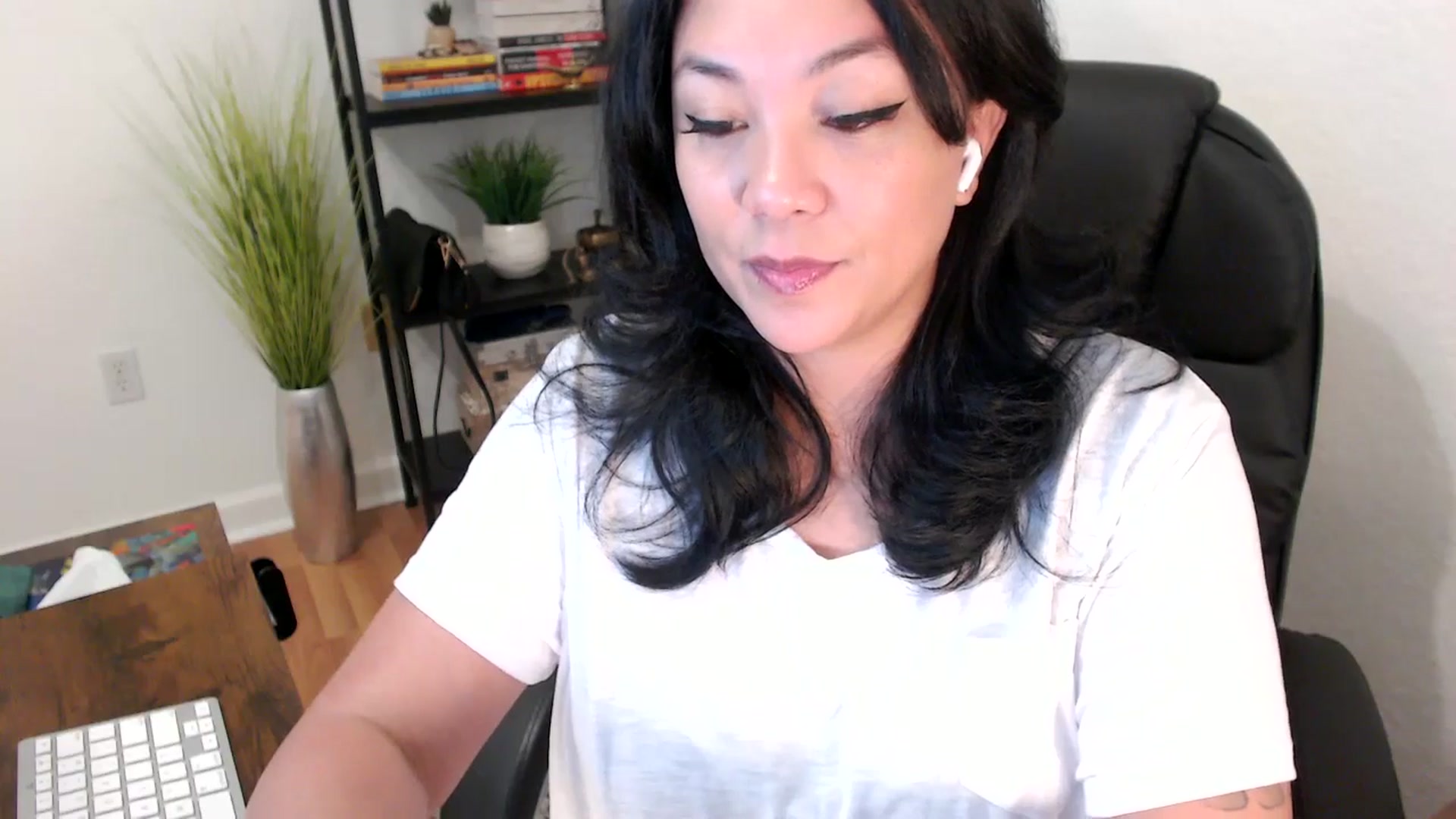 Gallery image thumbnail from MickaylaStar's myfreecams stream on, 02/03/2025, 19:07 image 3 of 20