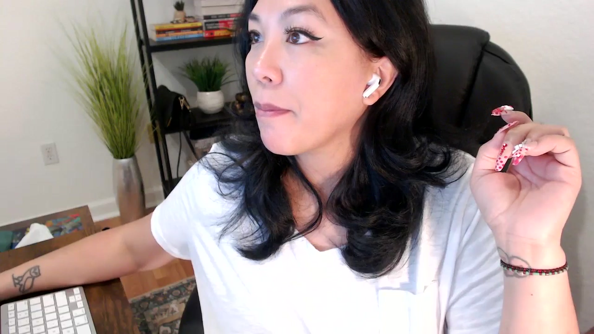 Gallery image thumbnail from MickaylaStar's myfreecams stream on, 02/03/2025, 19:07 image 8 of 20