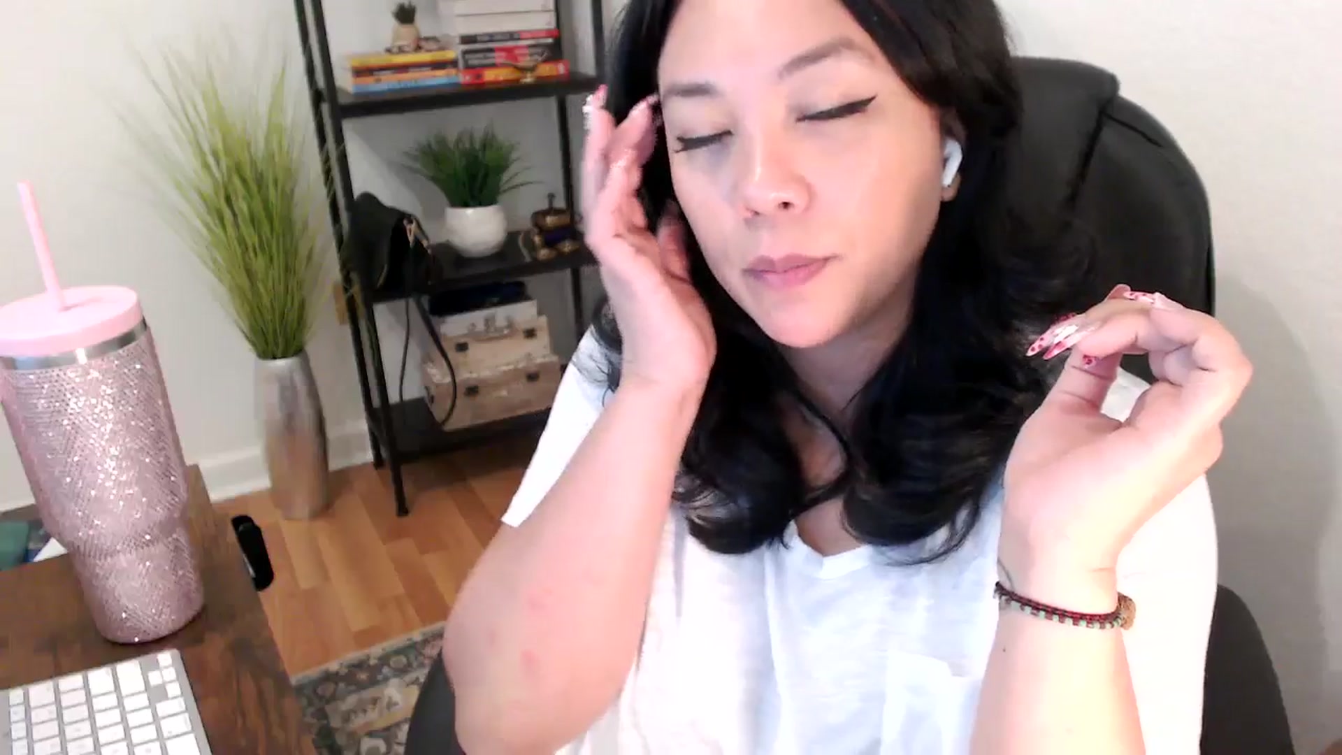 Gallery image thumbnail from MickaylaStar's myfreecams stream on, 02/03/2025, 19:07 image 14 of 20