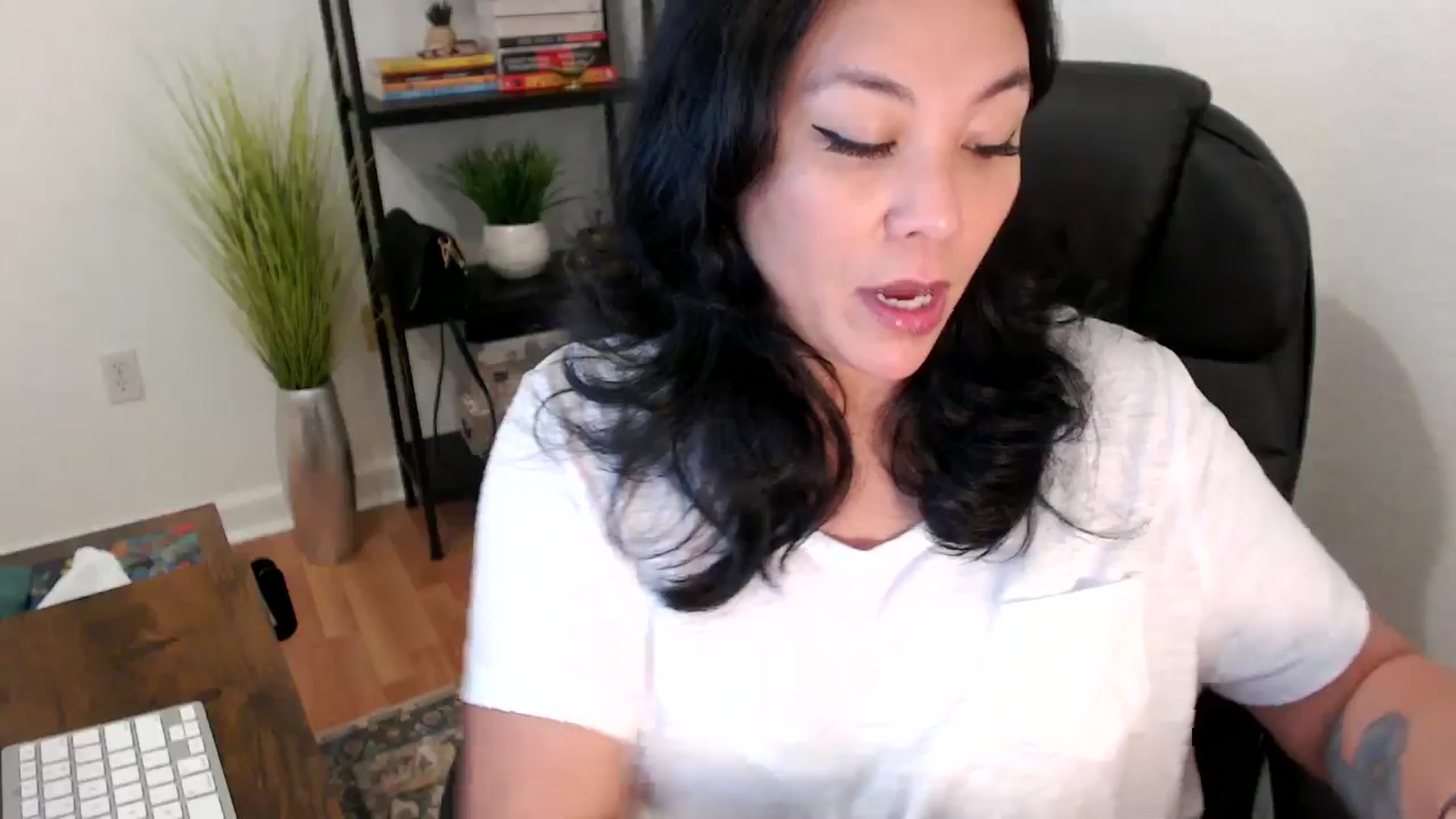 Gallery image thumbnail from MickaylaStar's myfreecams stream on, 02/03/2025, 19:07 image 4 of 20